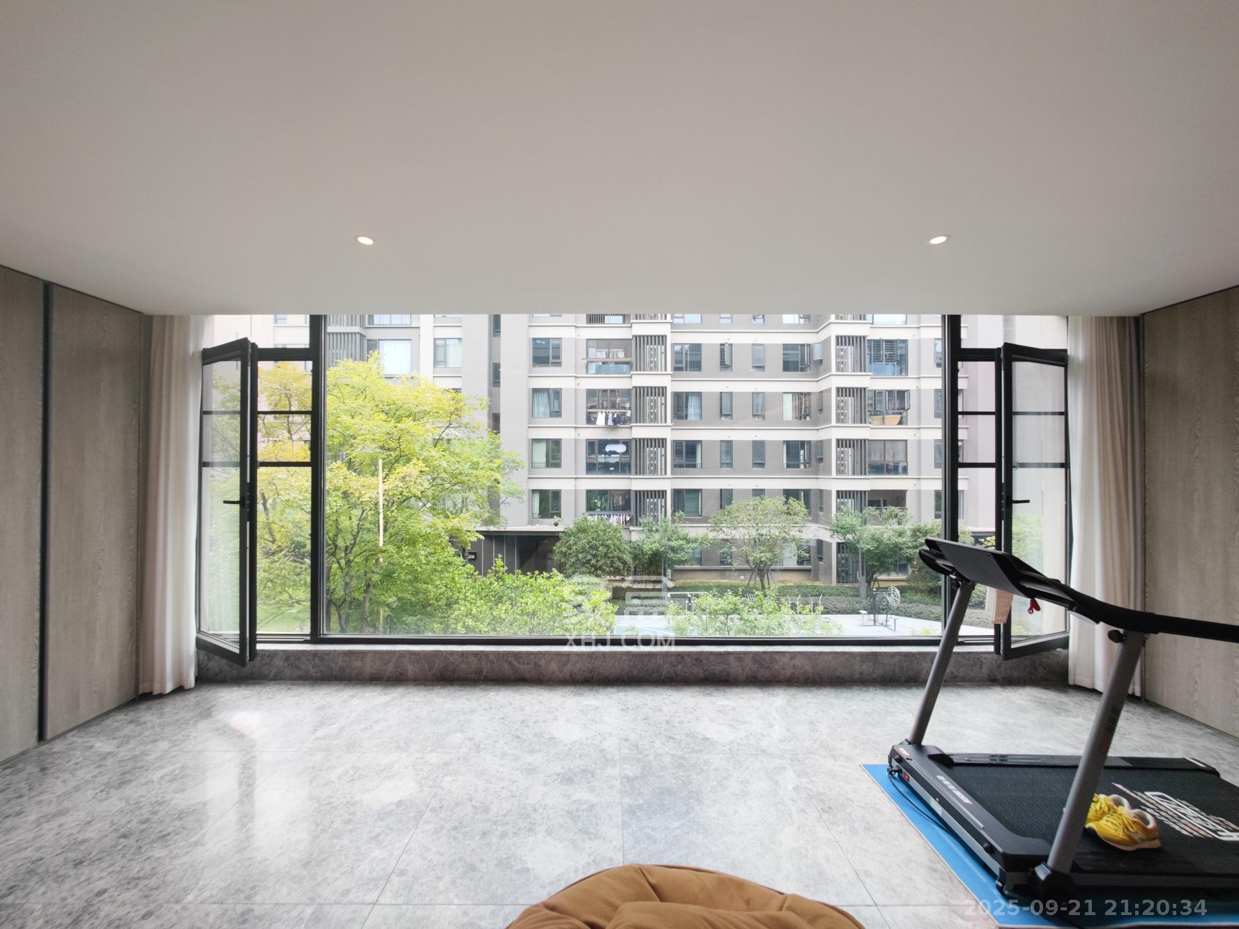 印湘山  4室2厅2卫    318.0万阳台