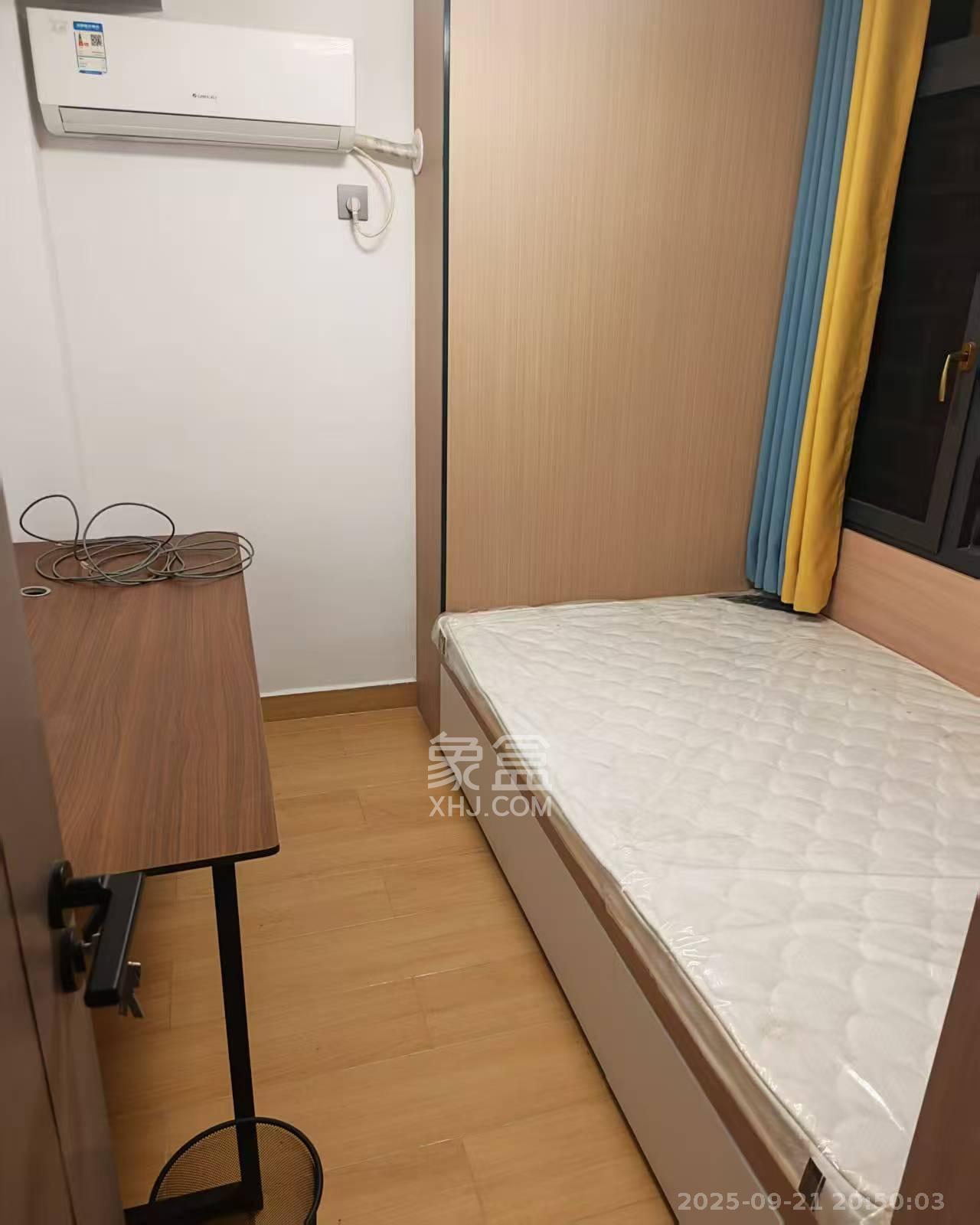 麓谷加州阳光  3室2厅2卫   2700.00元/月室内图