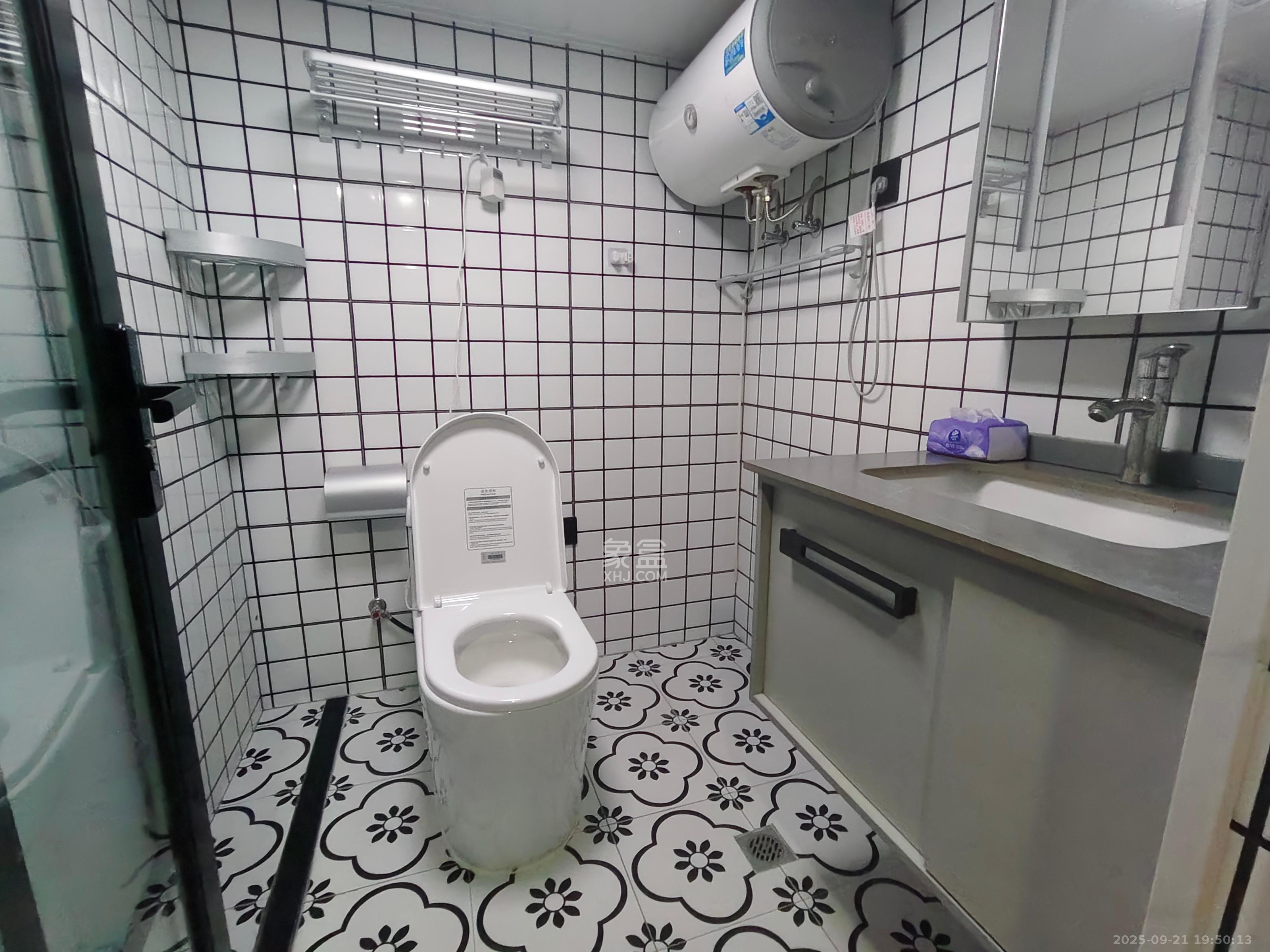 梅溪湖金茂湾 1室1厅1卫 1800.0元/月 梅溪湖金茂湾 1室1厅1卫 1800.0元/月室内图