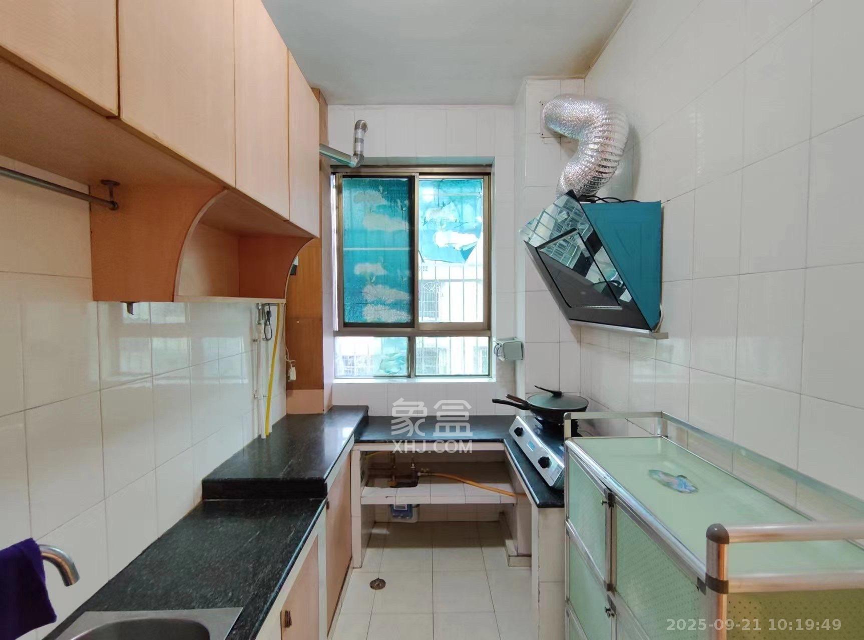 营山佳园 3室1厅1卫 2200.0元/月 营山佳园 3室1厅1卫 2200.0元/月室内图