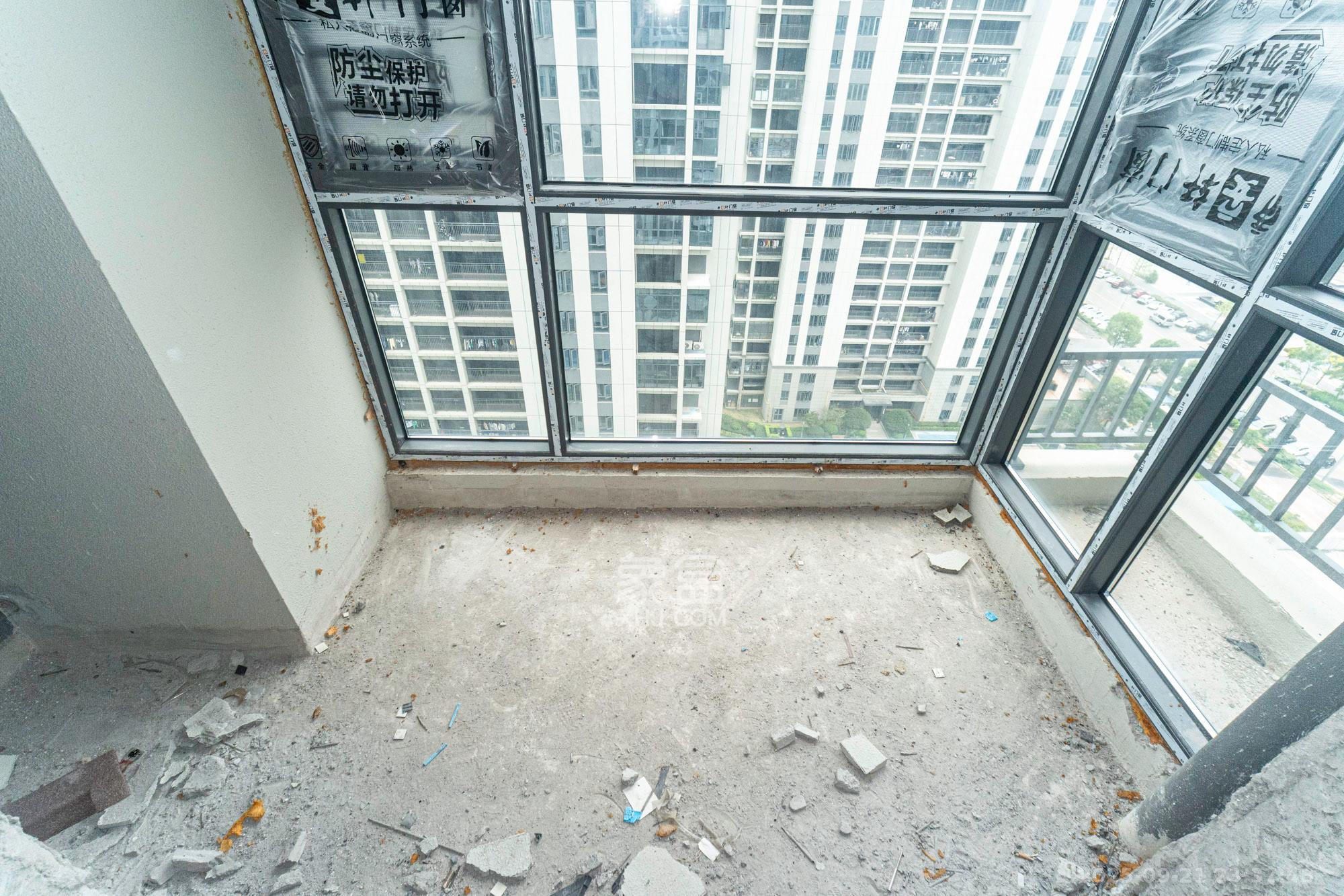 金辉优步星樾  3室2厅2卫    62.8万阳台