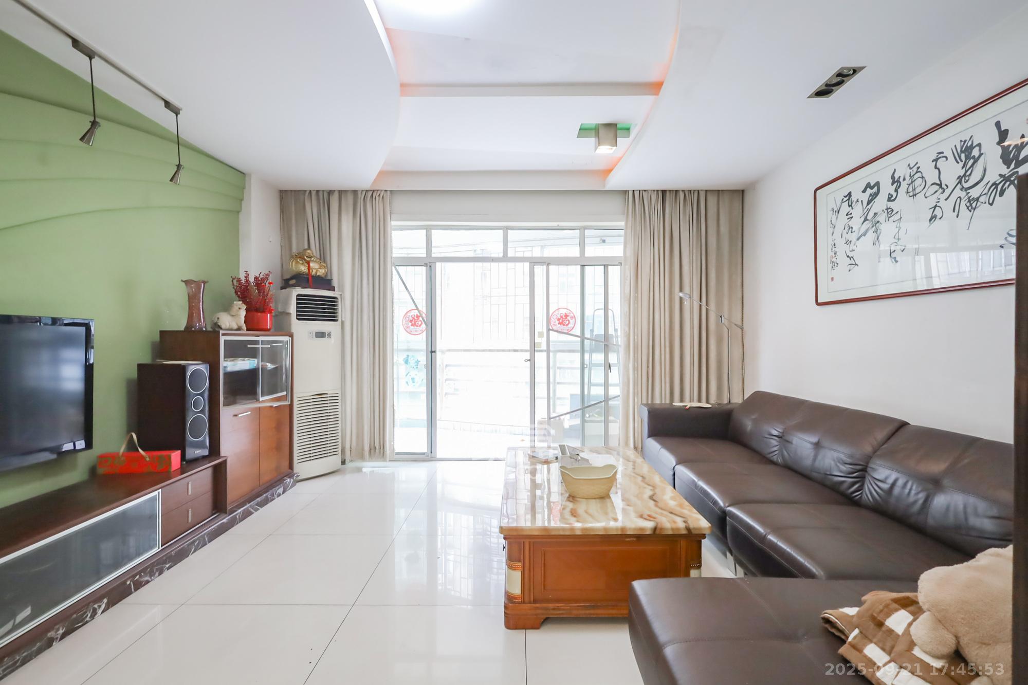 江岸景苑  3室1厅1卫    156.0万 江岸景苑  3室1厅1卫    156.0万