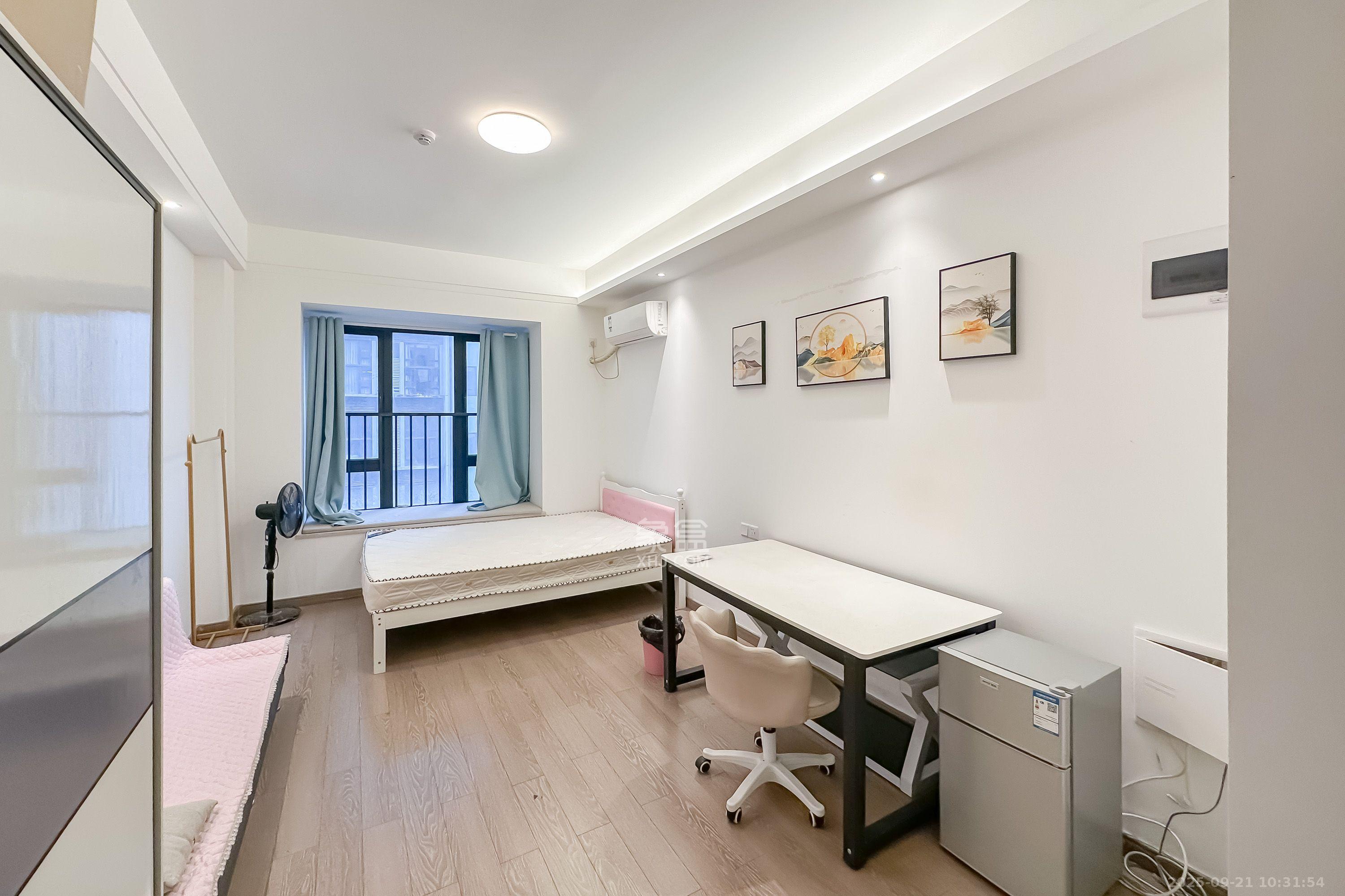 映客龙湖璟翠公馆（映客龙湖璟翠中心）   38.85㎡      1400.0元/月室内图