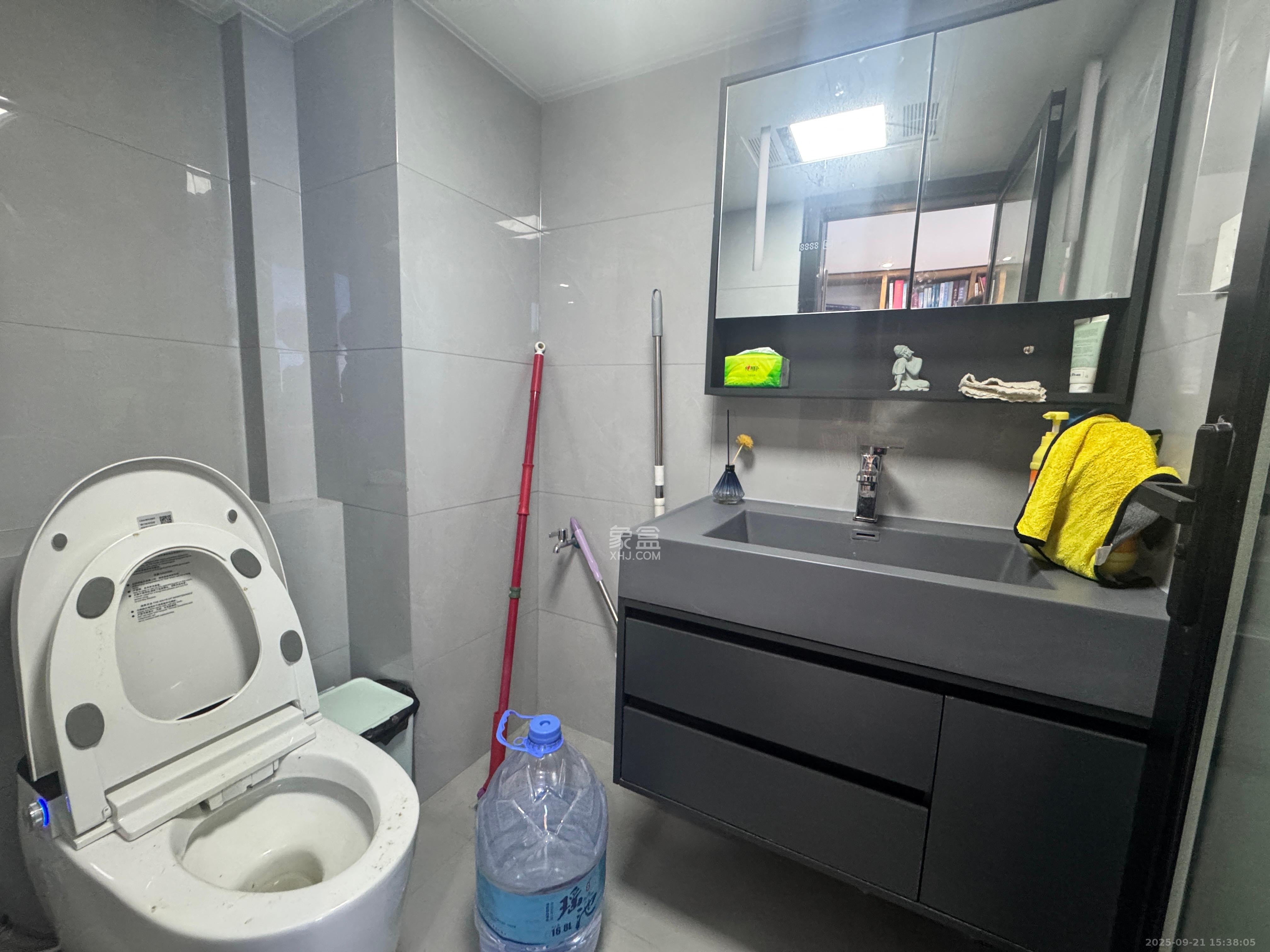 藏珑湖上公馆 1室1厅1卫 1800.0元/月 藏珑湖上公馆 1室1厅1卫 1800.0元/月室内图