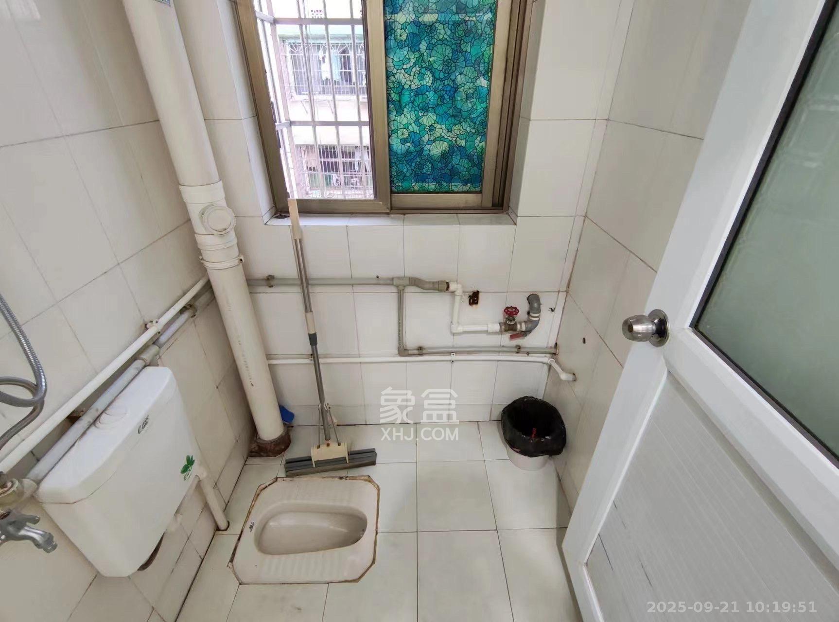 营山佳园 3室1厅1卫 2200.0元/月 营山佳园 3室1厅1卫 2200.0元/月室内图