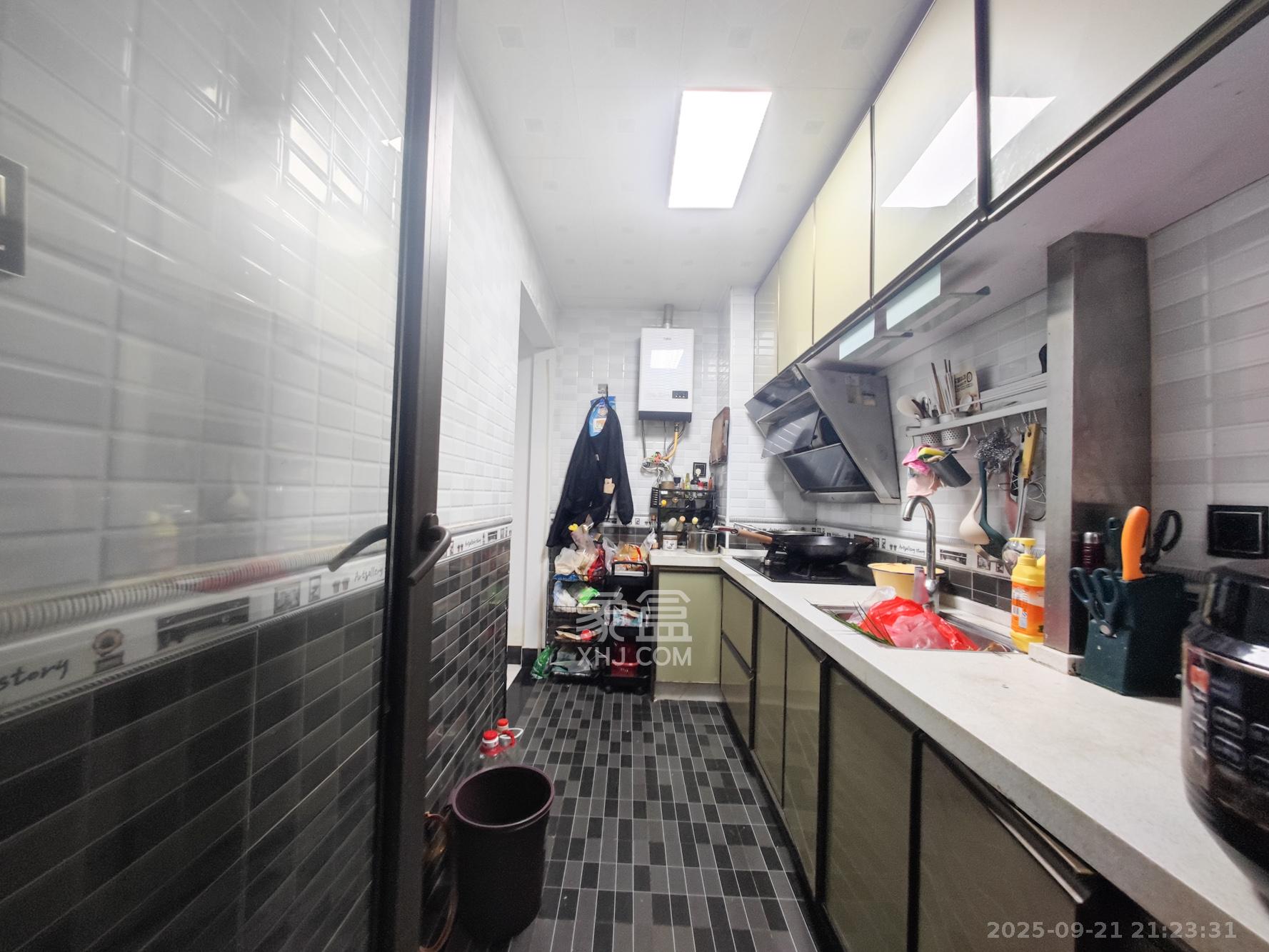 美洲故事高层 2室2厅1卫 49.0万 美洲故事高层 2室2厅1卫 49.0万厨房