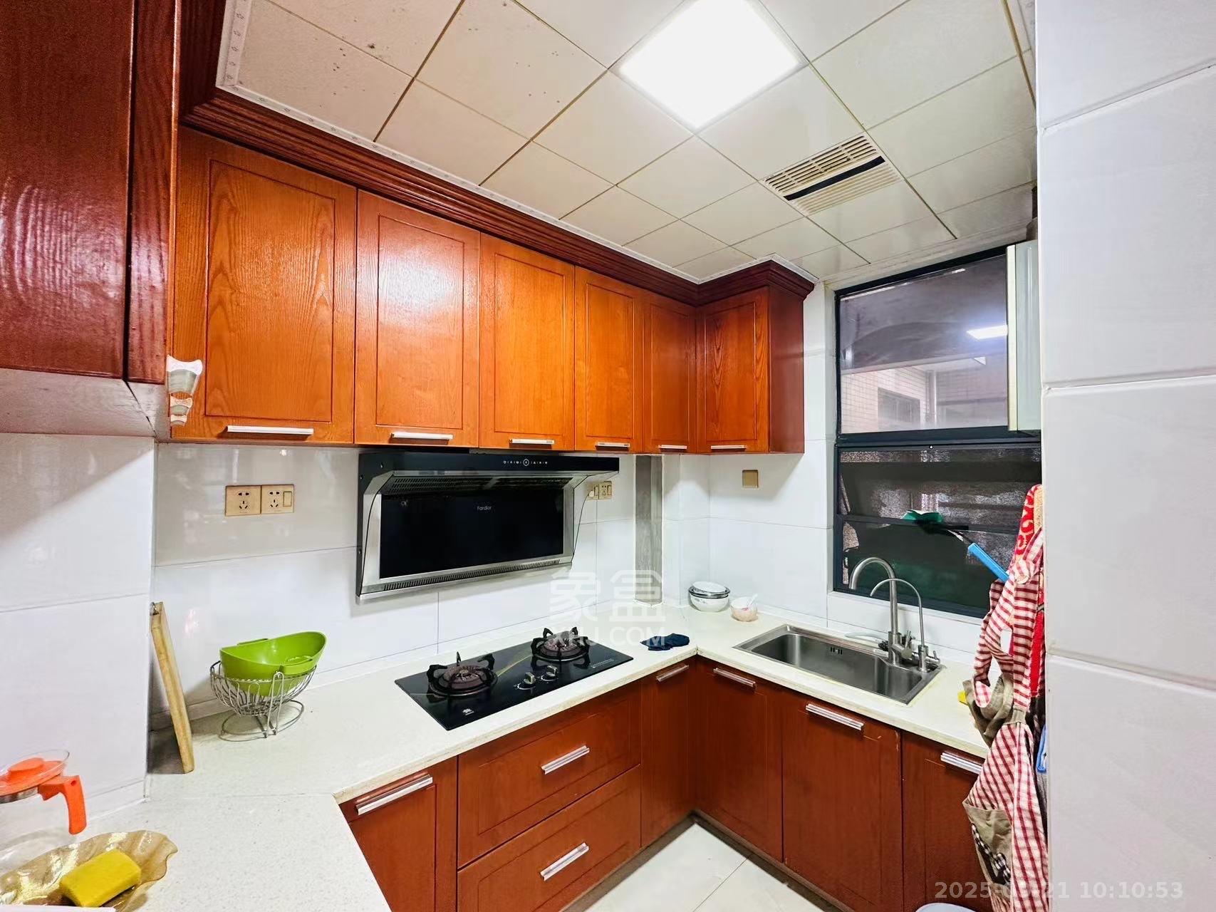 慢步江湾  4室2厅1卫    3200.0元/月室内图