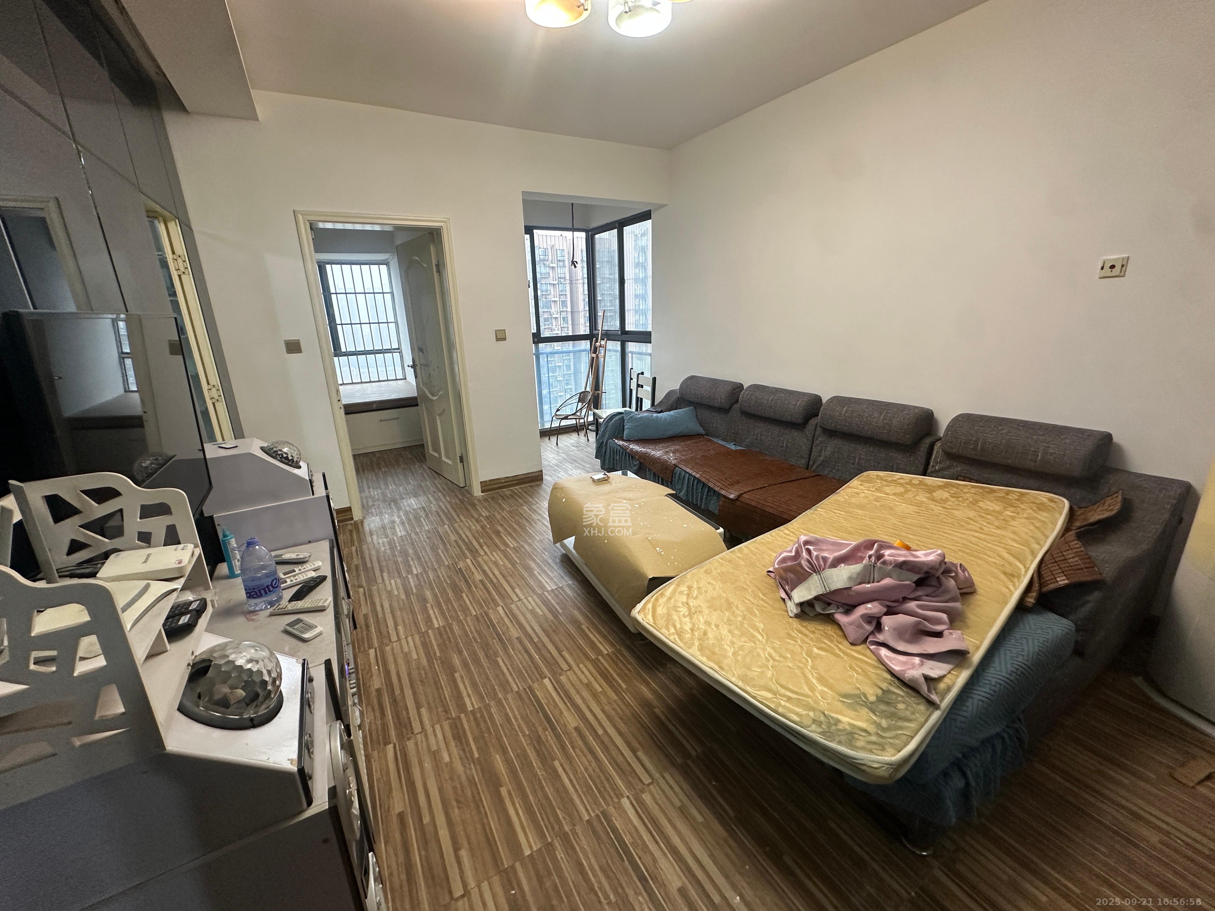 钱隆首府(福晟御园) 2室2厅1卫 2400.0元/月 钱隆首府(福晟御园) 2室2厅1卫 2400.0元/月室内图