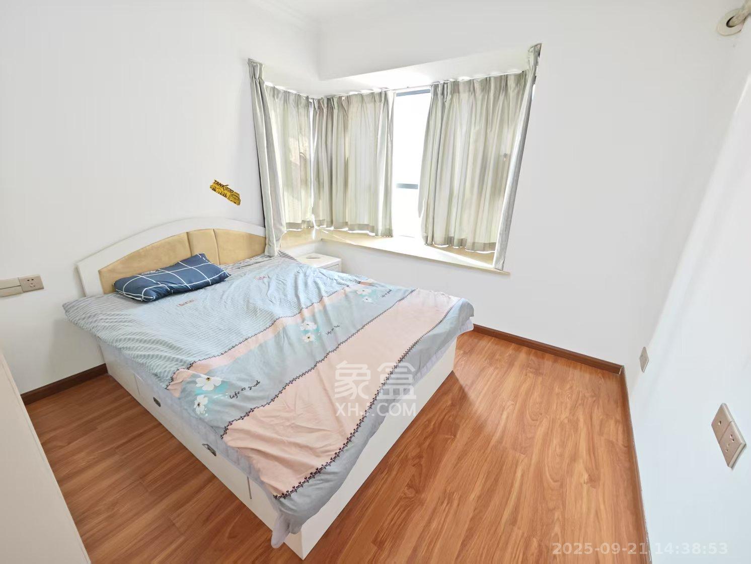 杜鹃文苑  3室2厅2卫    2400.0元/月室内图