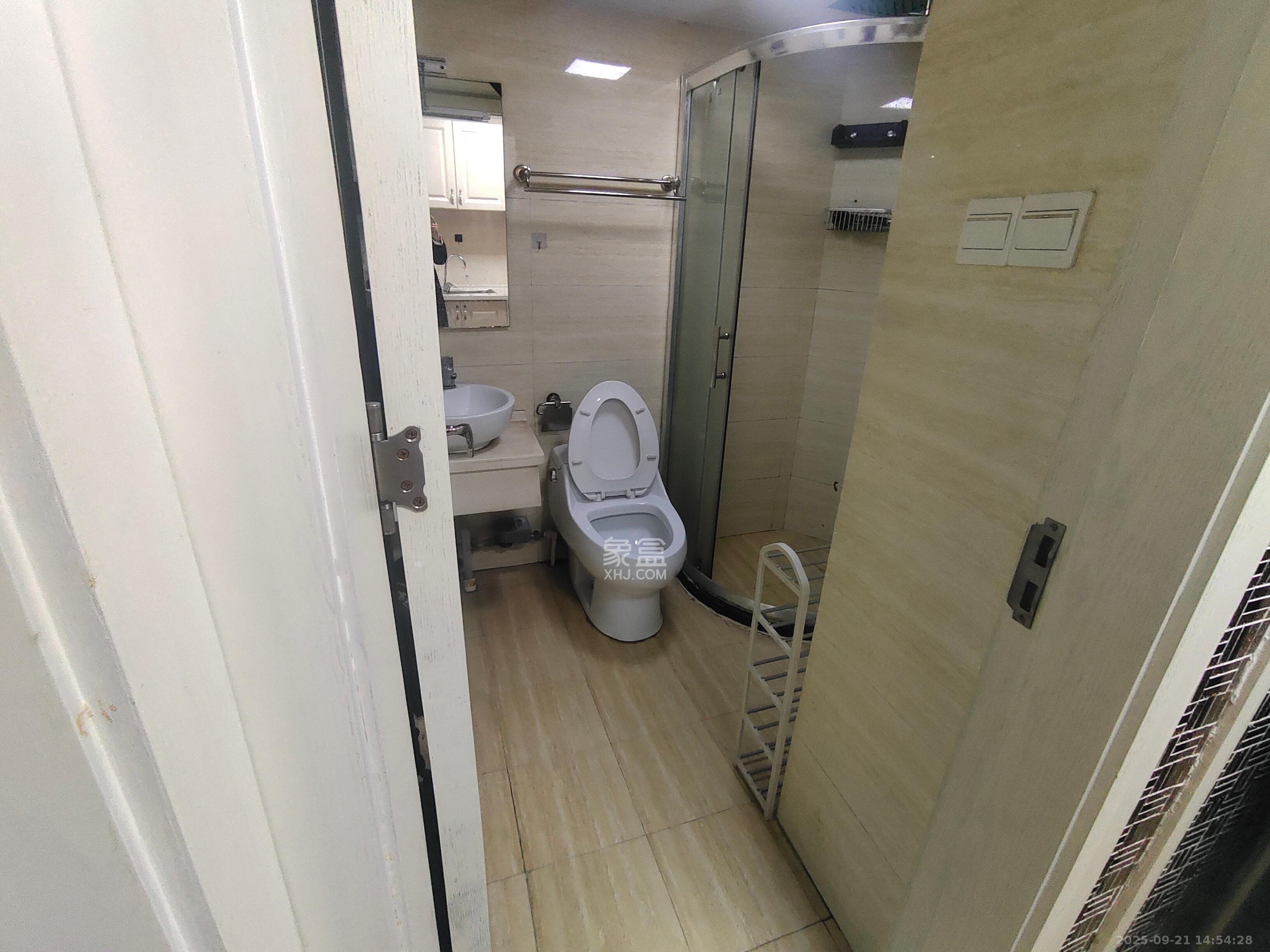 万芙锦城  1室1厅1卫   1200.00元/月室内图