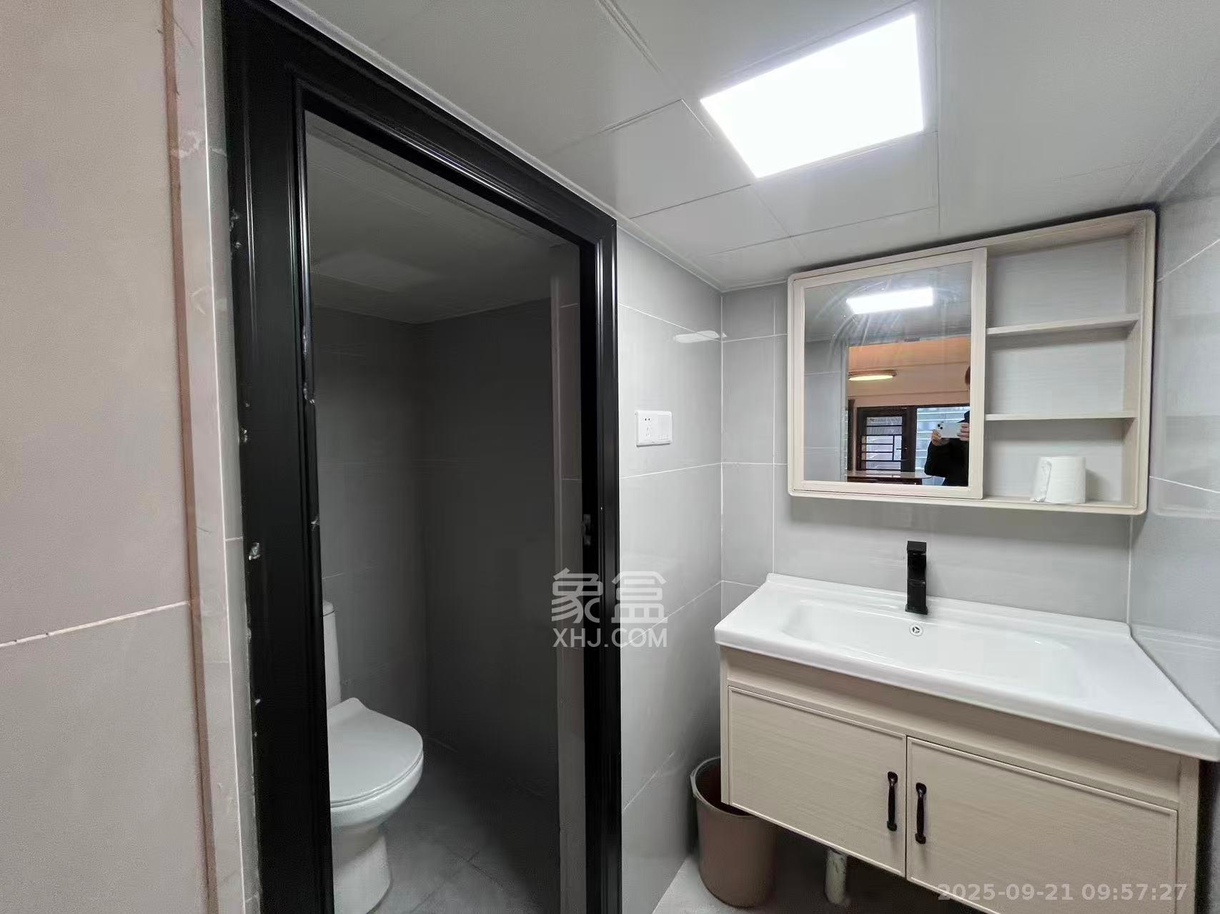 卓越中寰  3室2厅2卫    2600.0元/月室内图