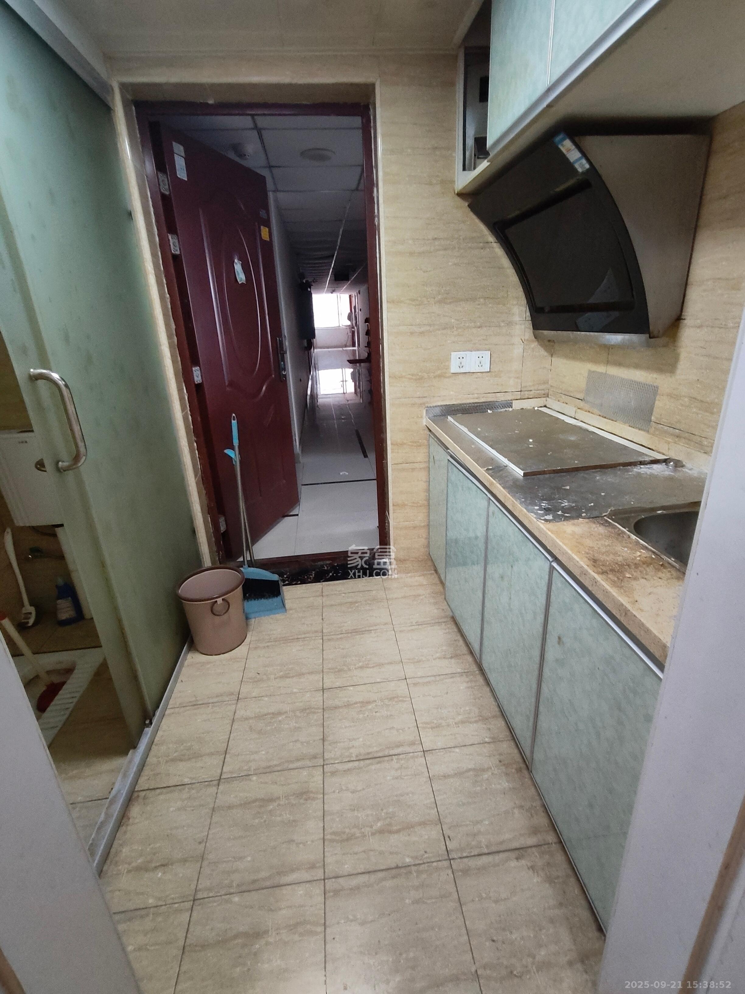 中欣楚天雅郡 1室2厅2卫 700.0元/月 中欣楚天雅郡 1室2厅2卫 700.0元/月室内图