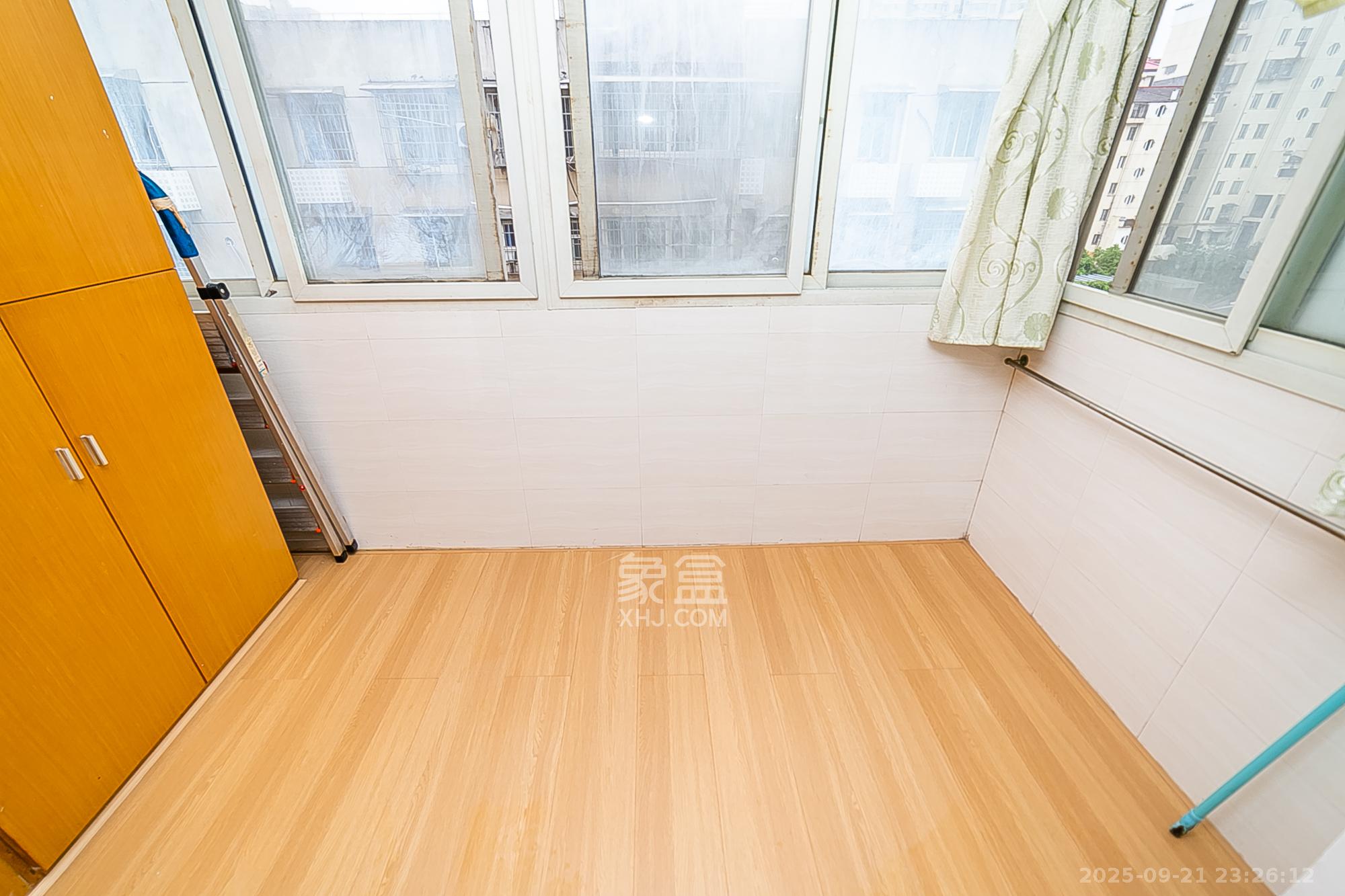 新开铺176号（环线拆迁指挥部）  2室2厅1卫    36.0万其他