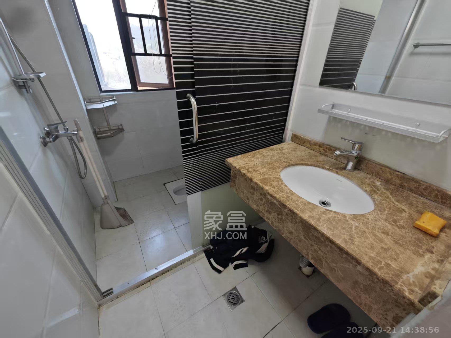 杜鹃文苑 3室2厅2卫 2400.0元/月 杜鹃文苑 3室2厅2卫 2400.0元/月室内图