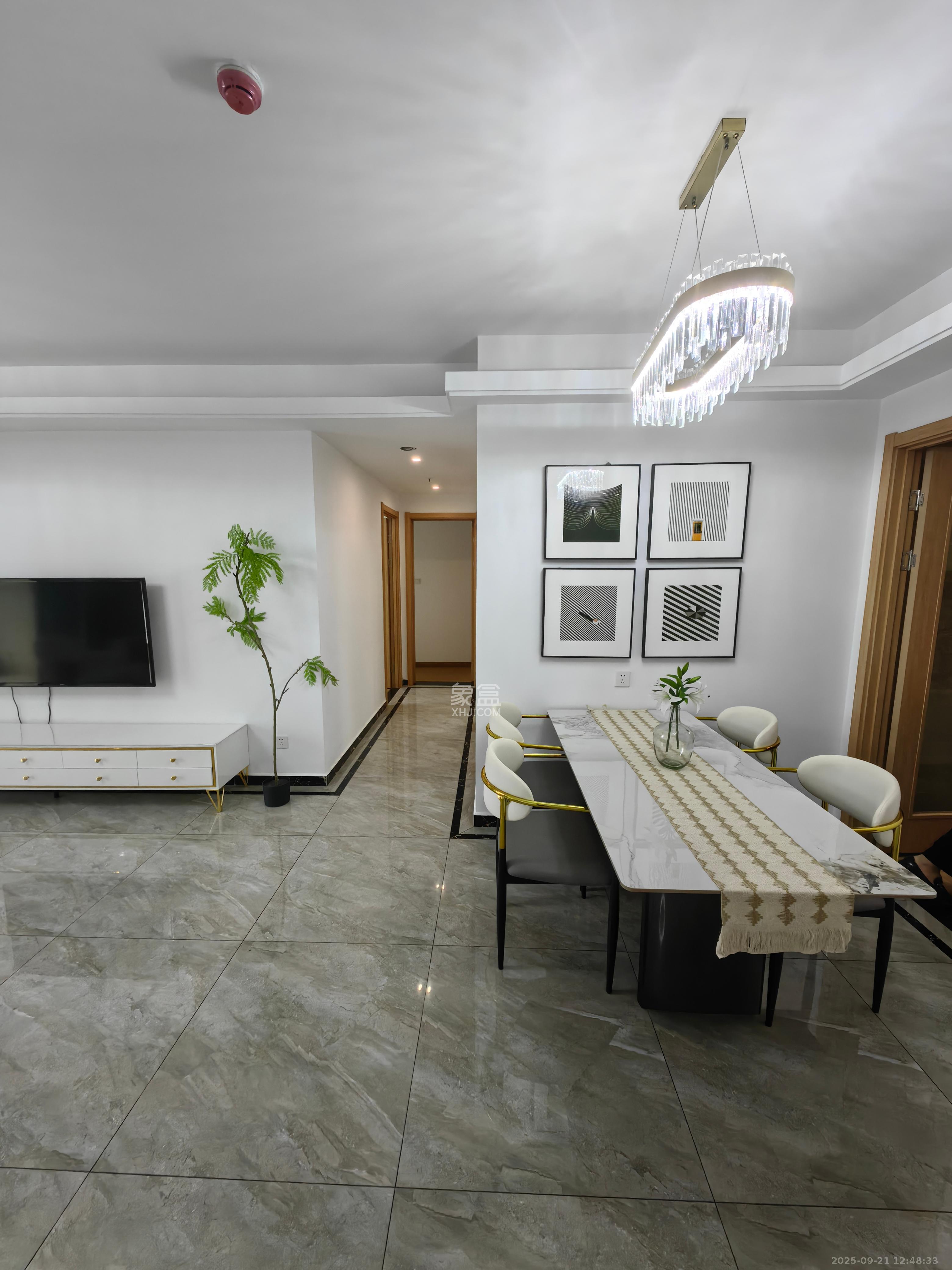 万润滨江天著 4室2厅2卫 3500.0元/月 万润滨江天著 4室2厅2卫 3500.0元/月室内图