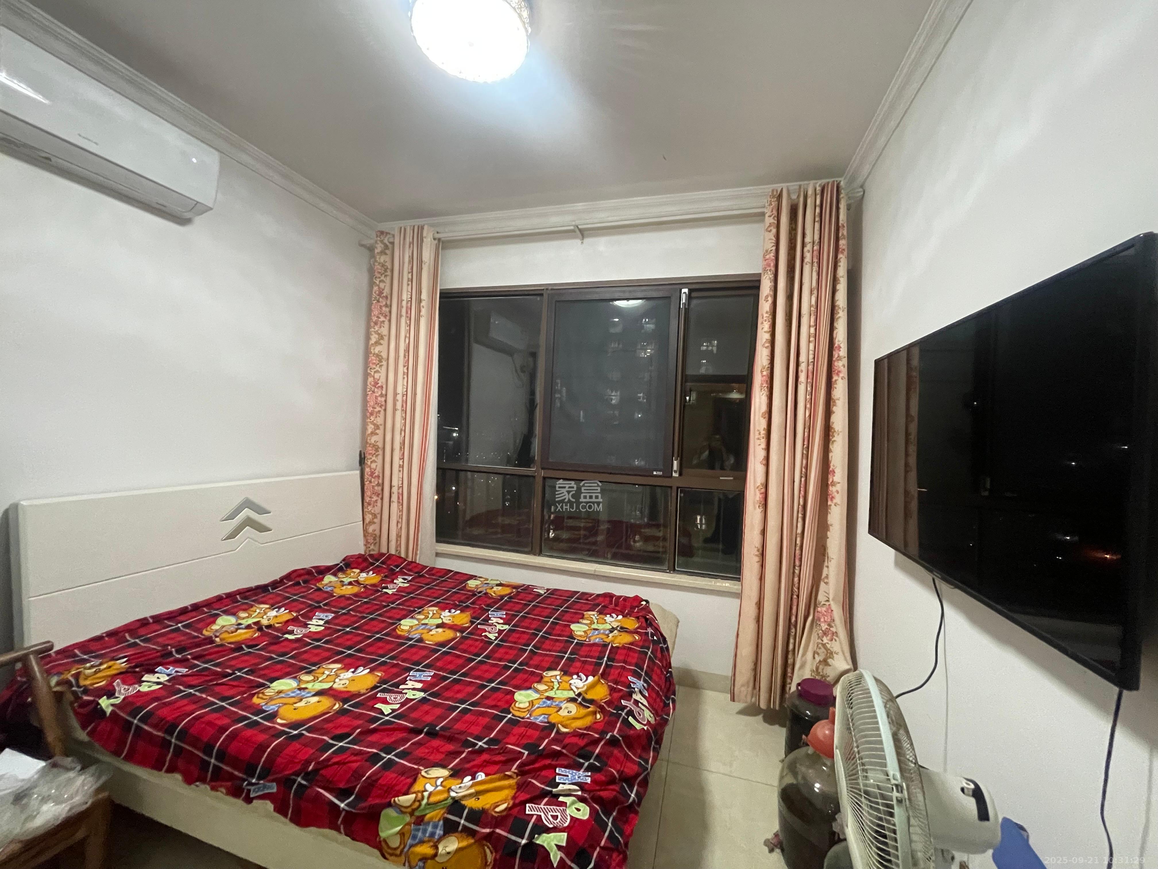 华润凤凰城三期  4室2厅2卫    3500.0元/月室内图