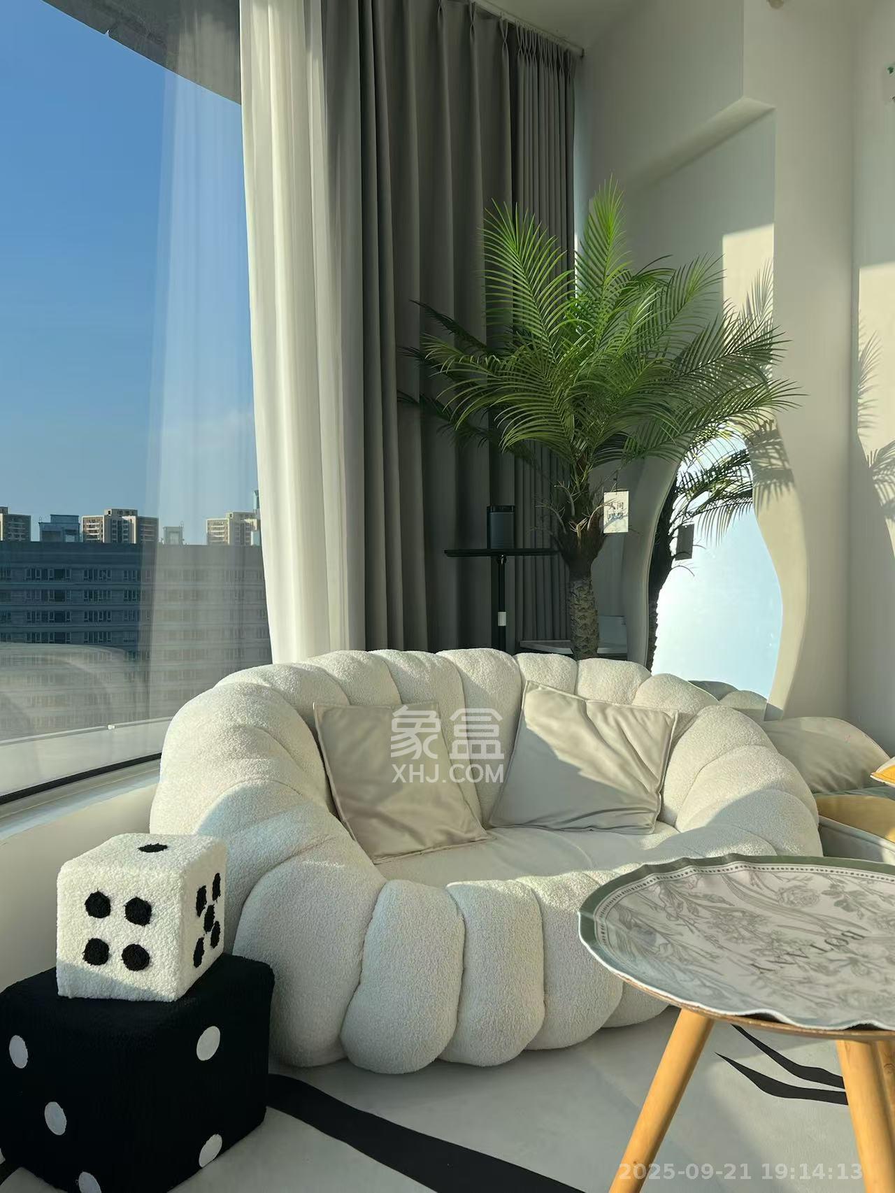 保利天禧EF区  2室1厅1卫    2500.0元/月