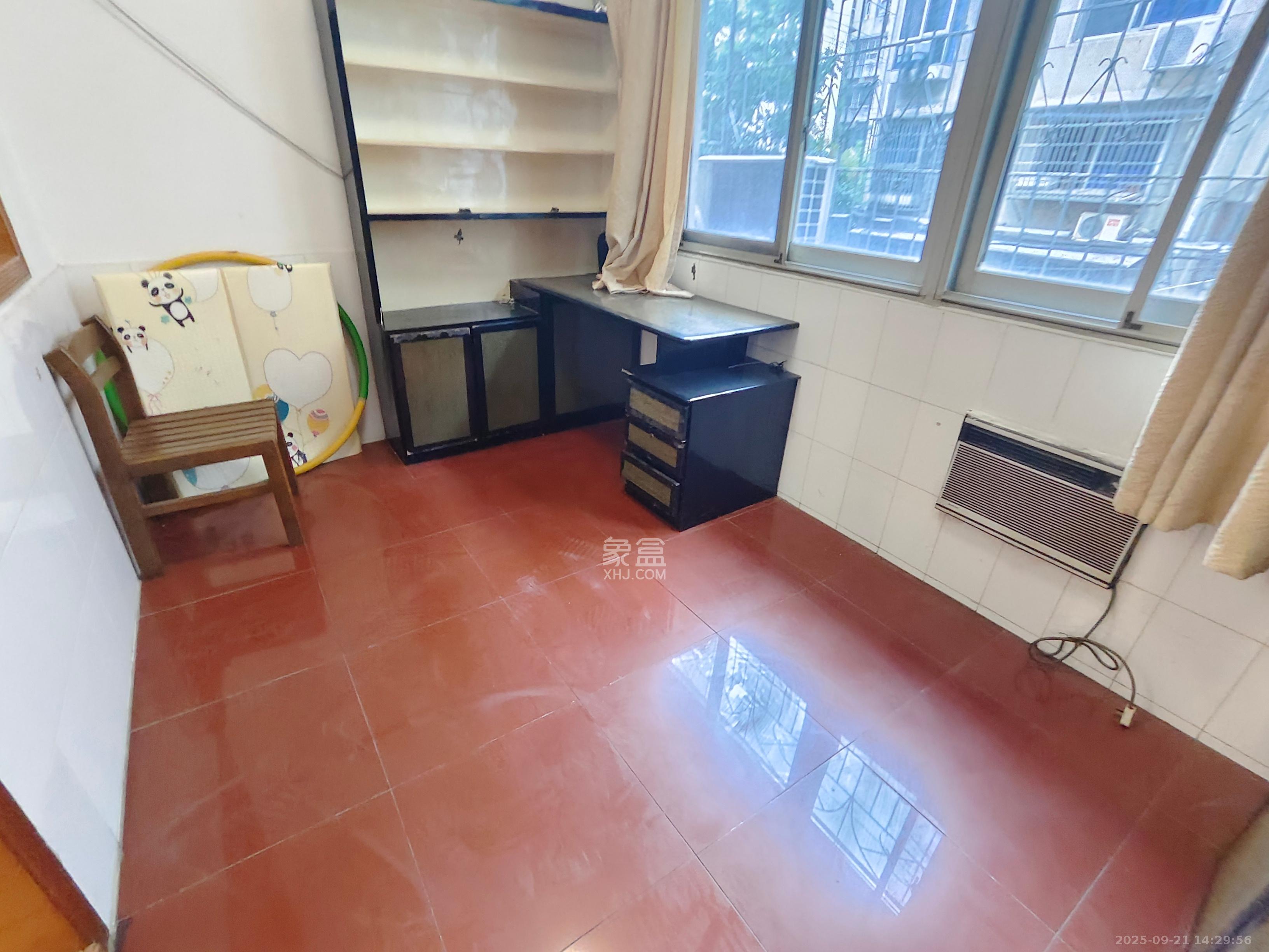 梨子山小区 2室1厅1卫 1700.0元/月 梨子山小区 2室1厅1卫 1700.0元/月室内图