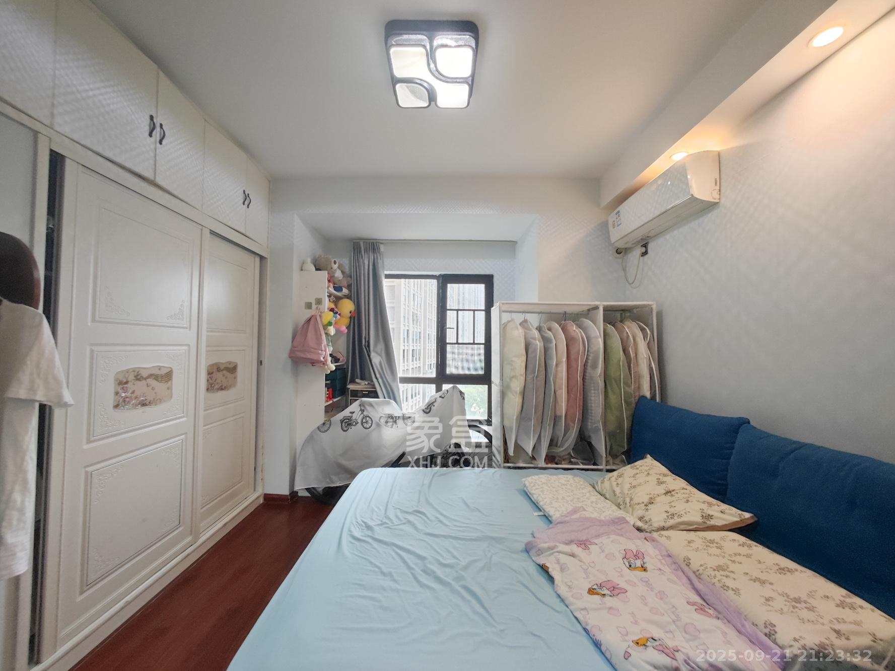 美洲故事高层 2室2厅1卫 49.0万 美洲故事高层 2室2厅1卫 49.0万卧室