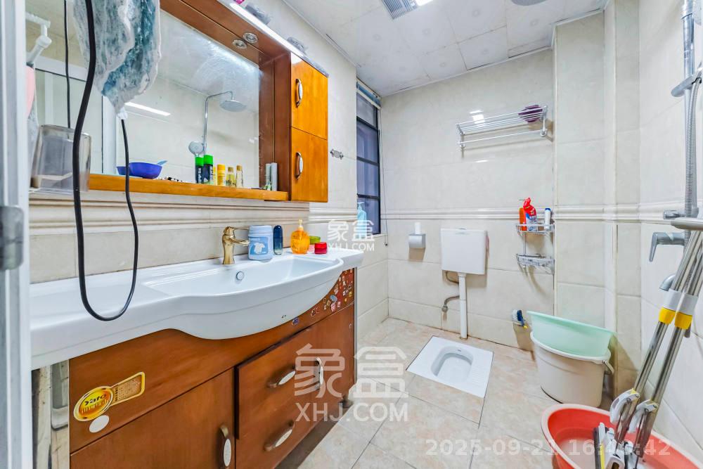 三江花中城  4室2厅2卫    3300.0元/月室内图