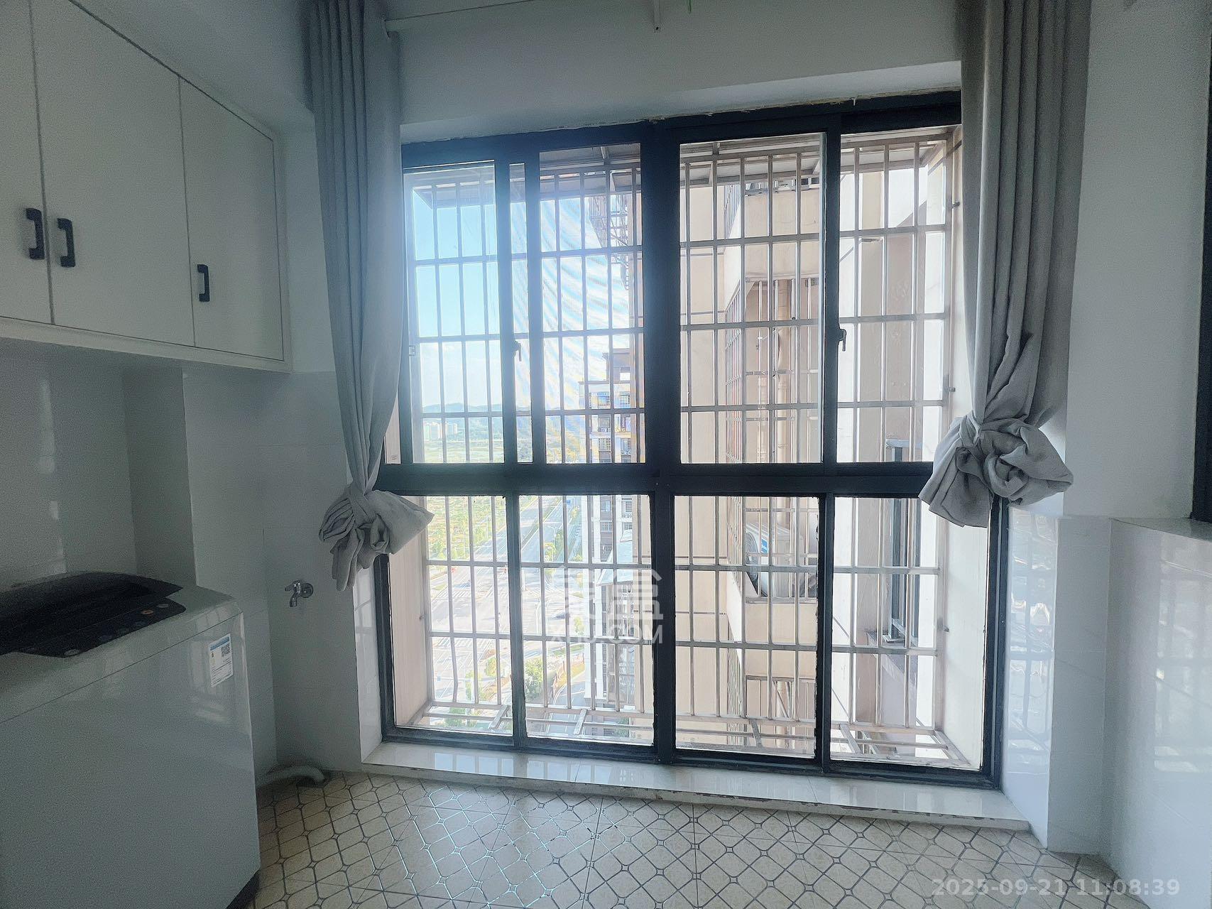 桥头家苑一期  4室0厅0卫    1800.0元/月室内图