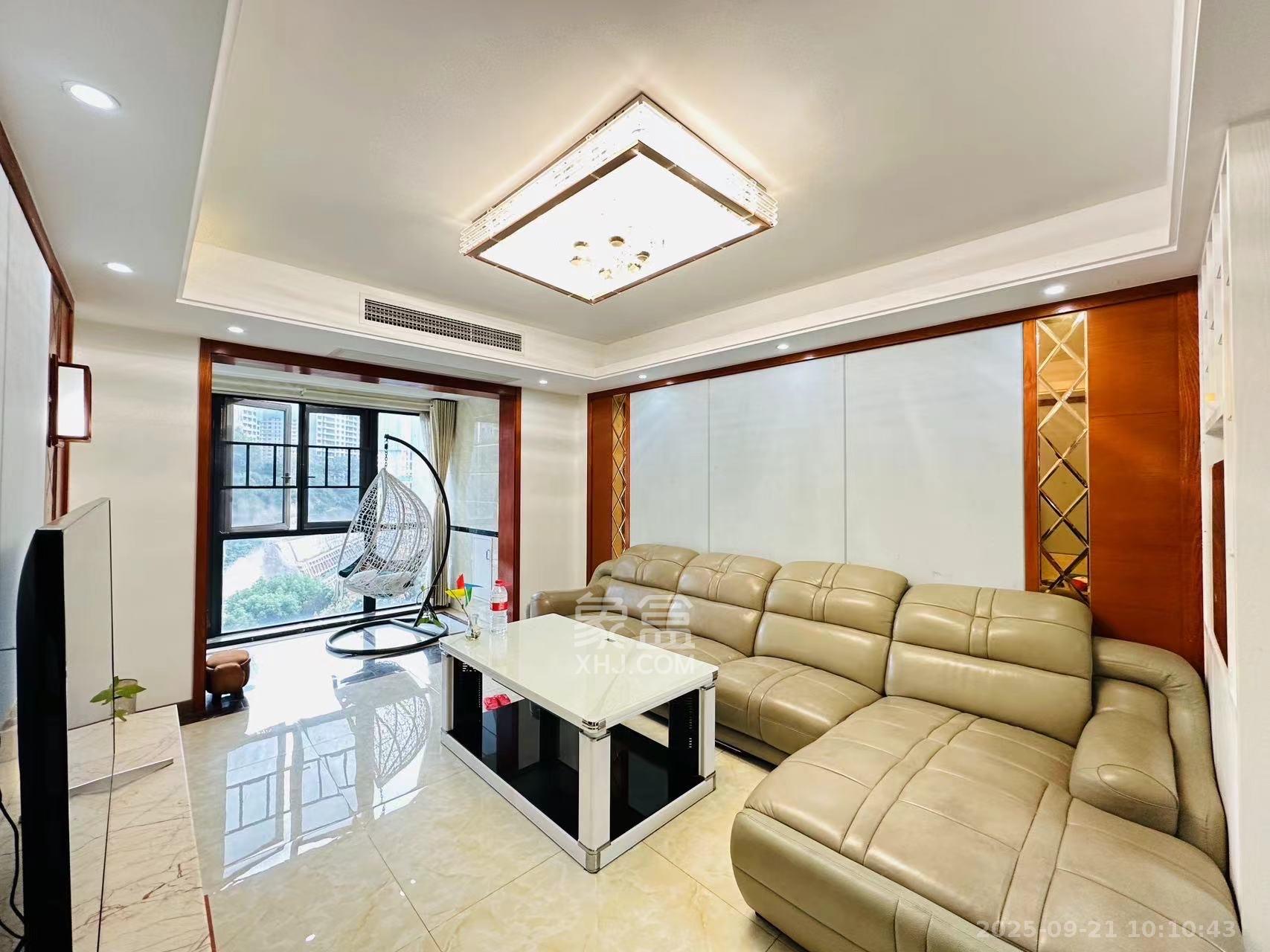 慢步江湾  4室2厅1卫    3200.0元/月室内图