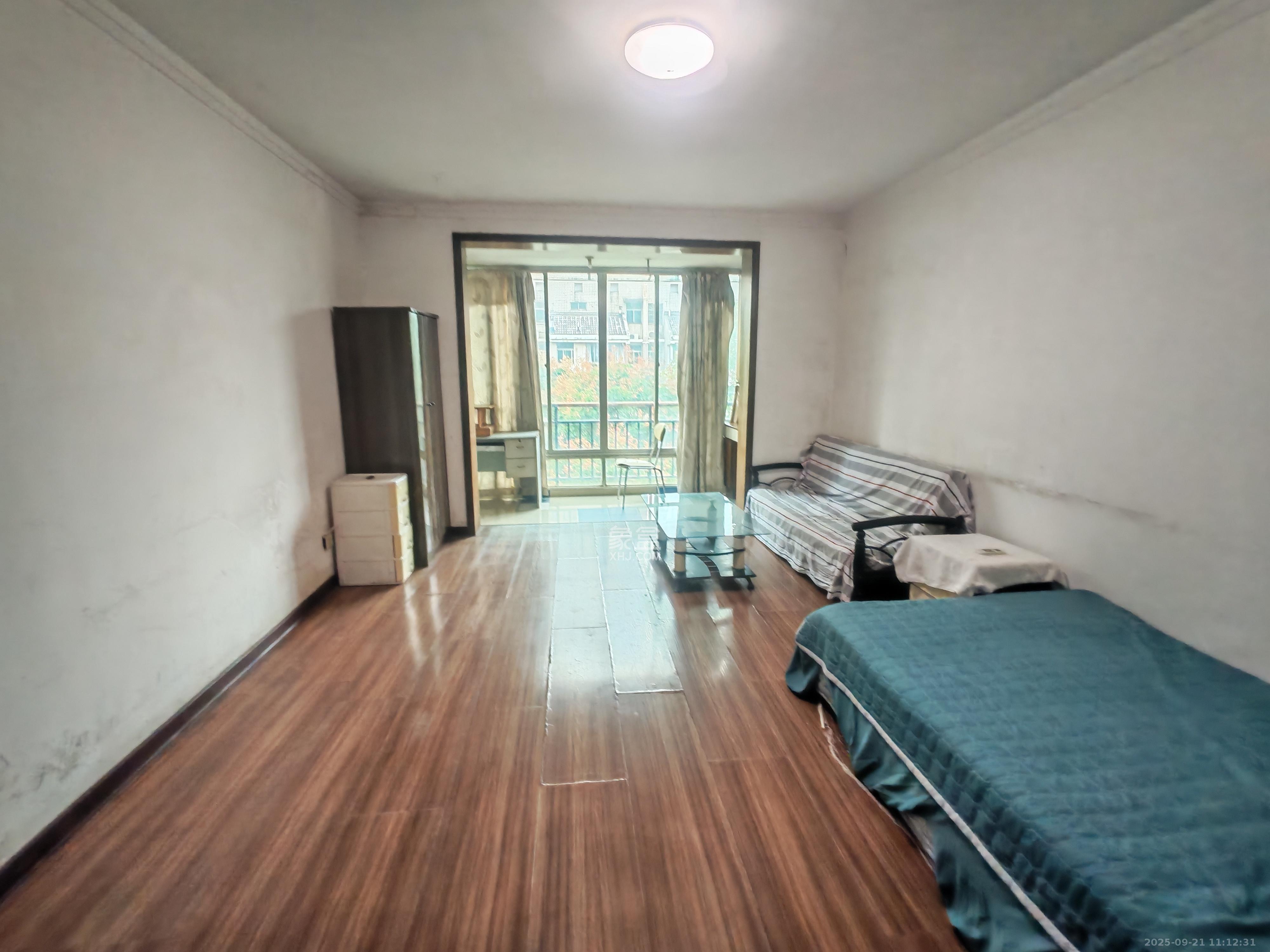 锦源小区  4室2厅2卫    1700.0元/月室内图