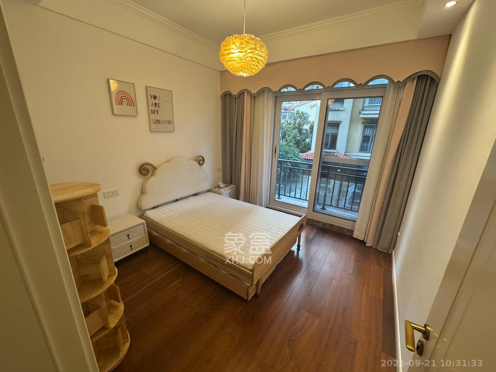 金地三千府(金地湖山樾、金地自在城) 6室3厅3卫 8800.0元/月 金地三千府(金地湖山樾、金地自在城) 6室3厅3卫 8800.0元/月室内图