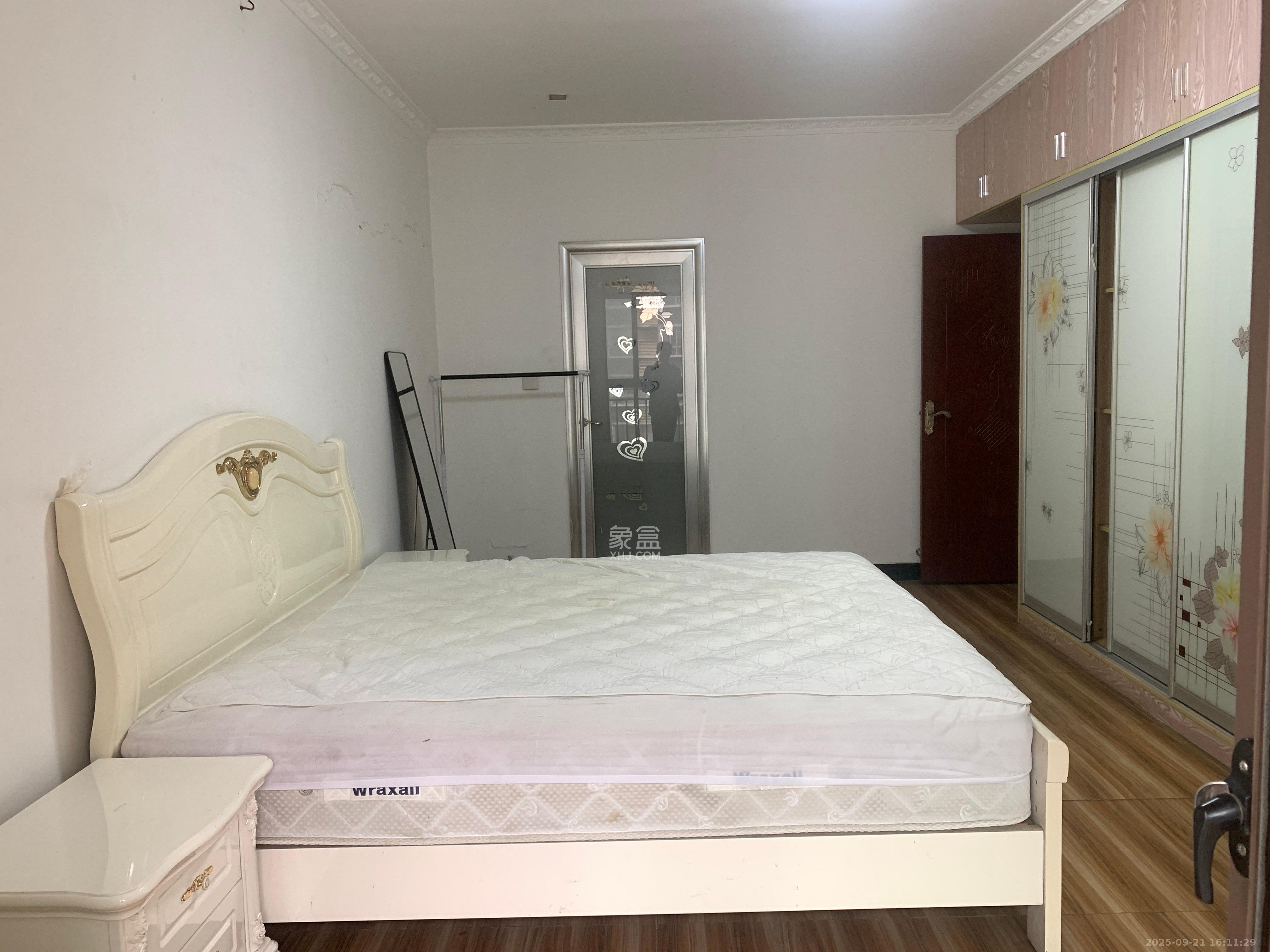 水岸世景 1室2厅2卫 1800.0元/月 水岸世景 1室2厅2卫 1800.0元/月室内图