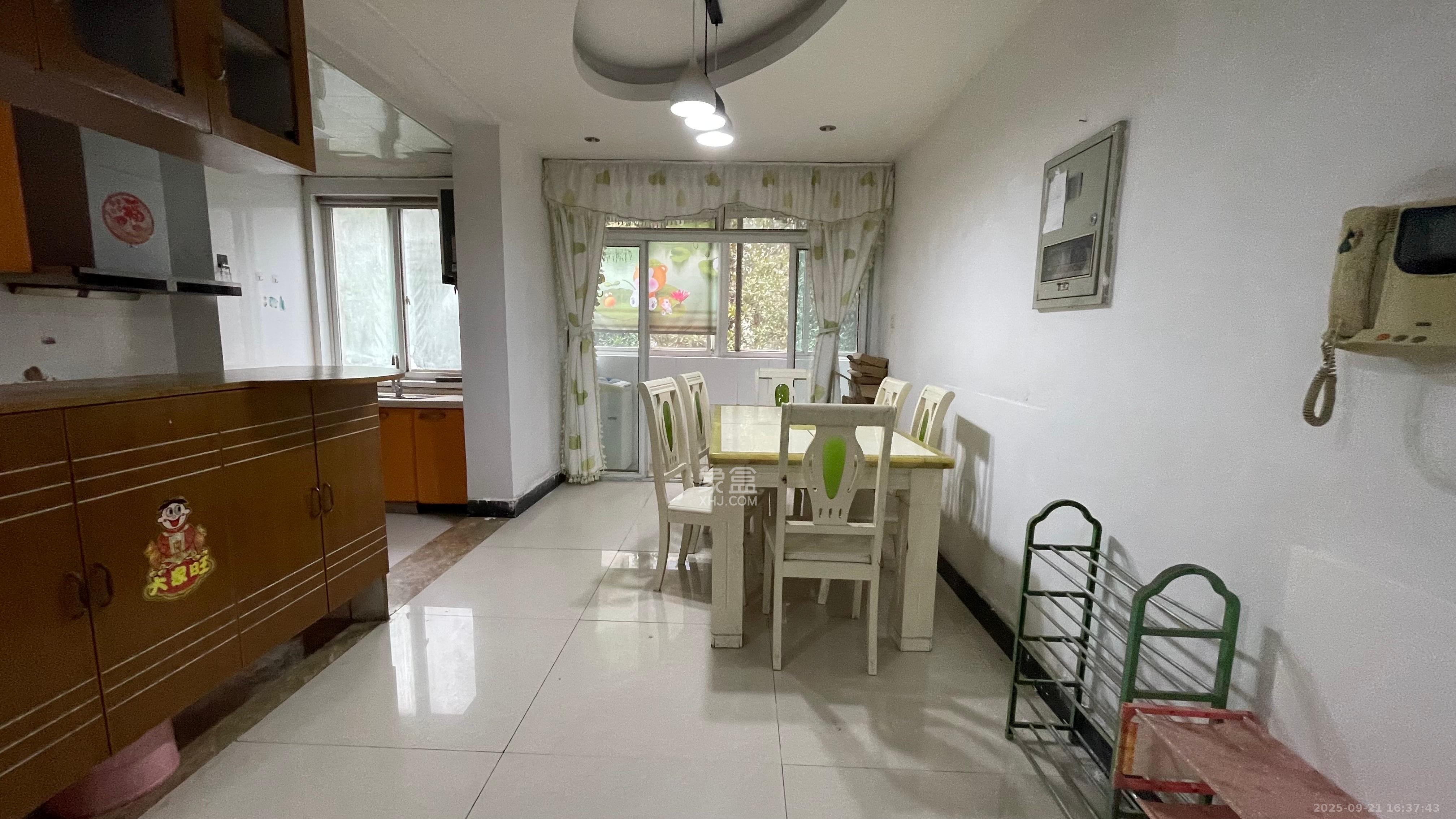 联通小区(瑞丽园) 3室2厅2卫 2100.0元/月 联通小区(瑞丽园) 3室2厅2卫 2100.0元/月室内图