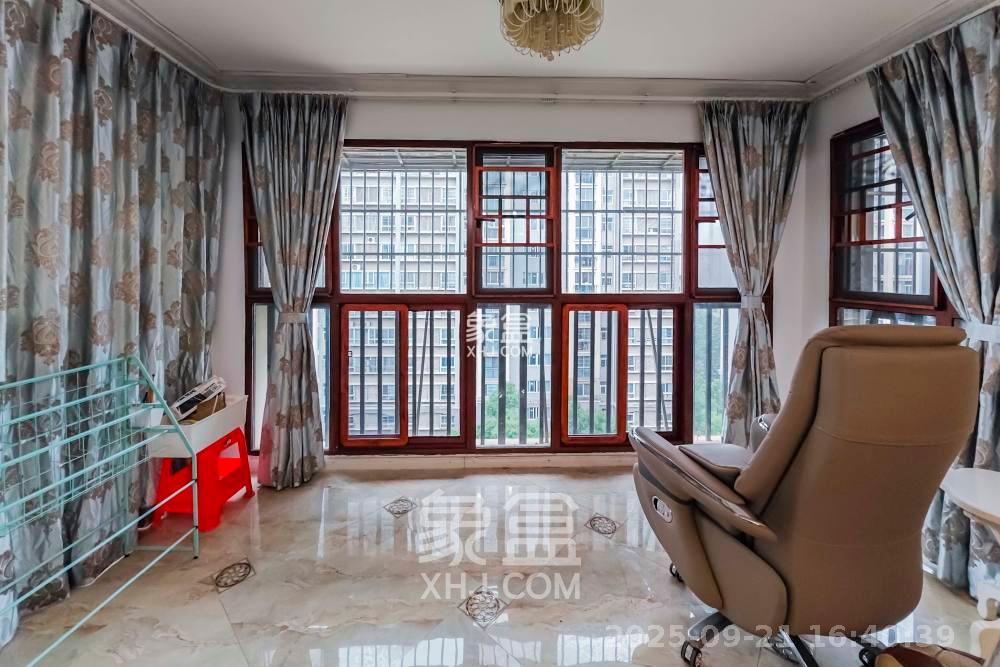 三江花中城 4室2厅2卫 3300.0元/月 三江花中城 4室2厅2卫 3300.0元/月室内图