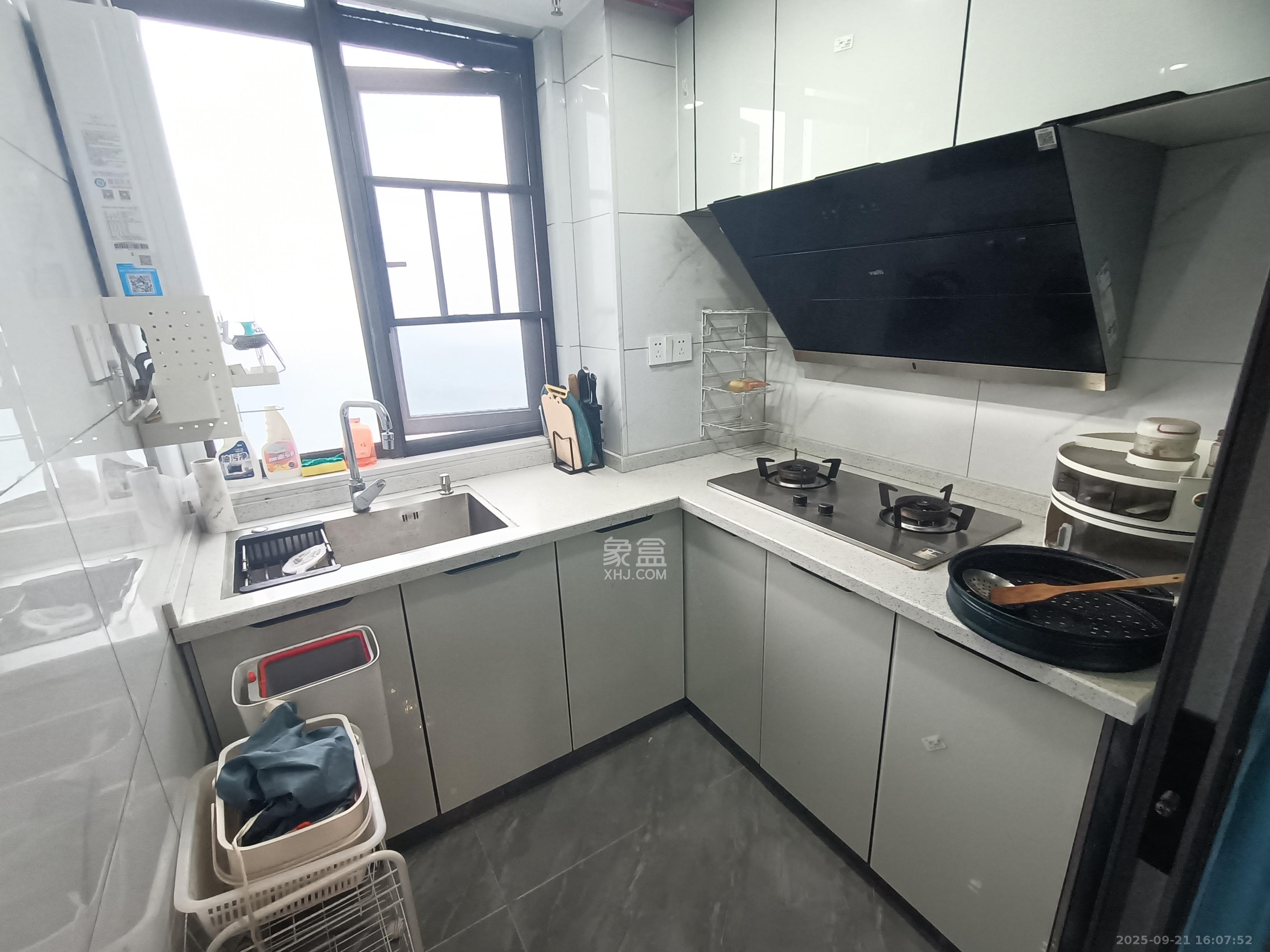 福晟钱隆国际(晟冉景苑) 2室2厅1卫 2000.0元/月 福晟钱隆国际(晟冉景苑) 2室2厅1卫 2000.0元/月室内图