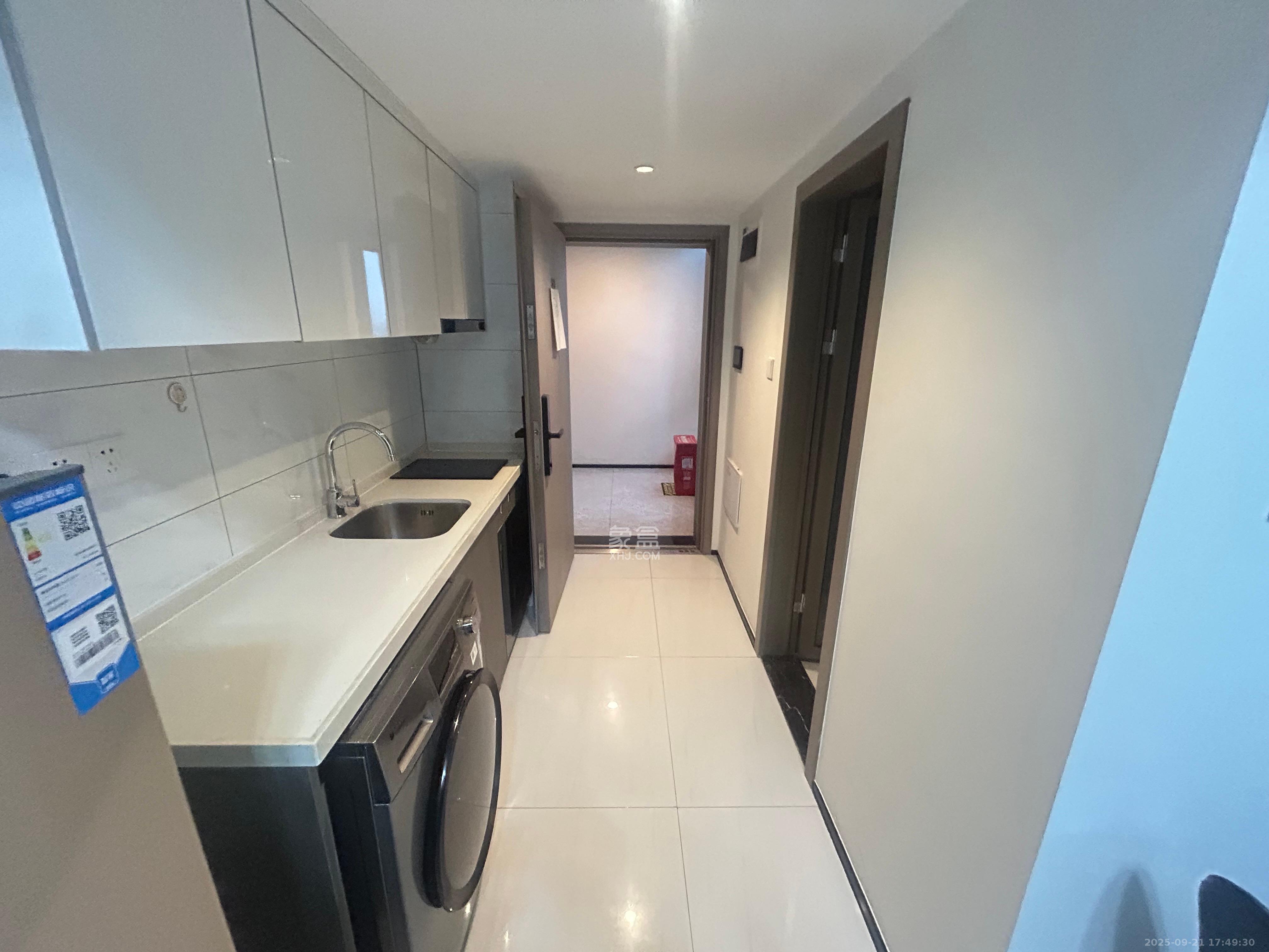 藏珑湖上公馆 1室1厅1卫 2000.0元/月 藏珑湖上公馆 1室1厅1卫 2000.0元/月室内图