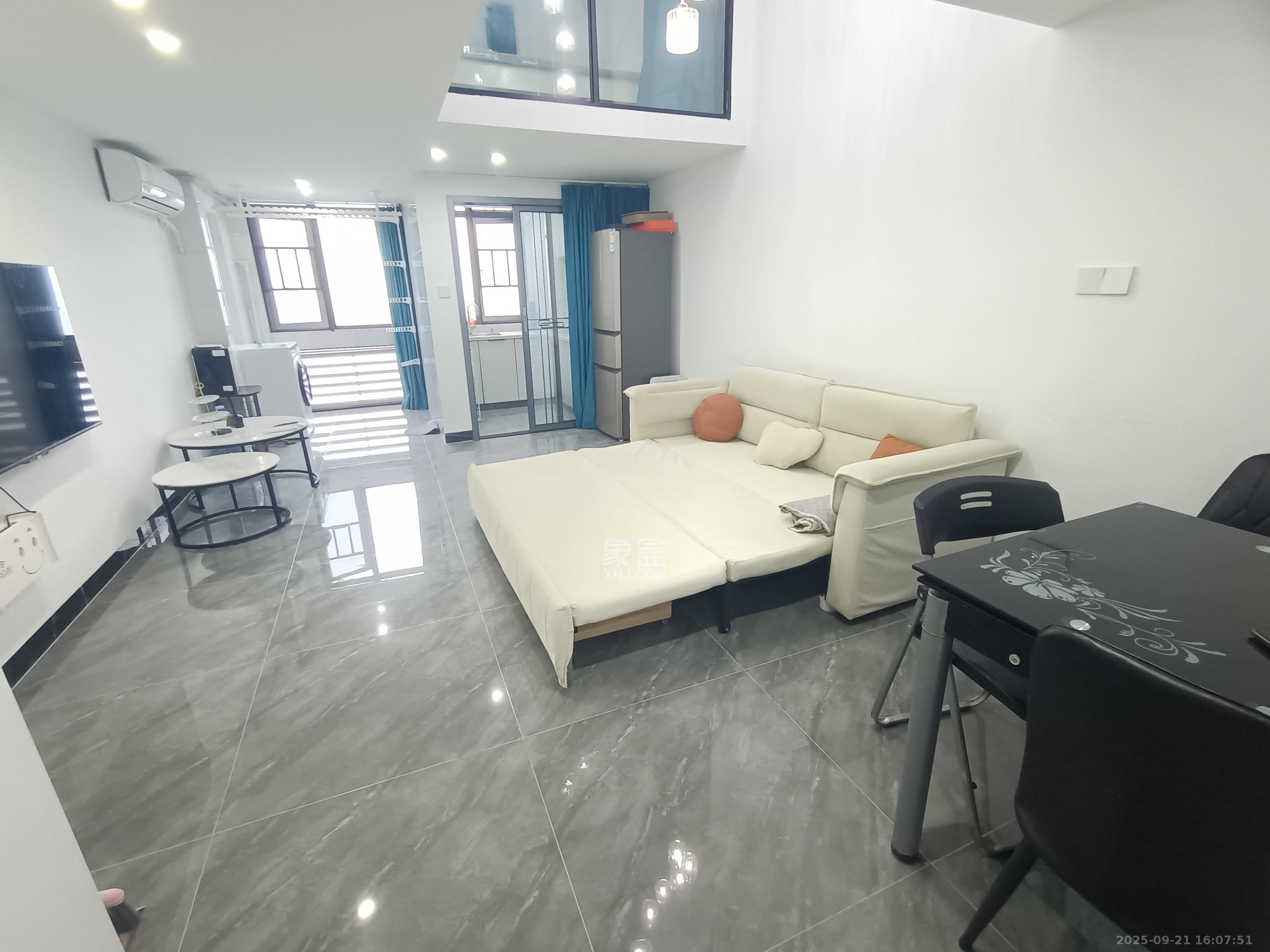 福晟钱隆国际（晟冉景苑）  2室2厅1卫    2000.0元/月室内图