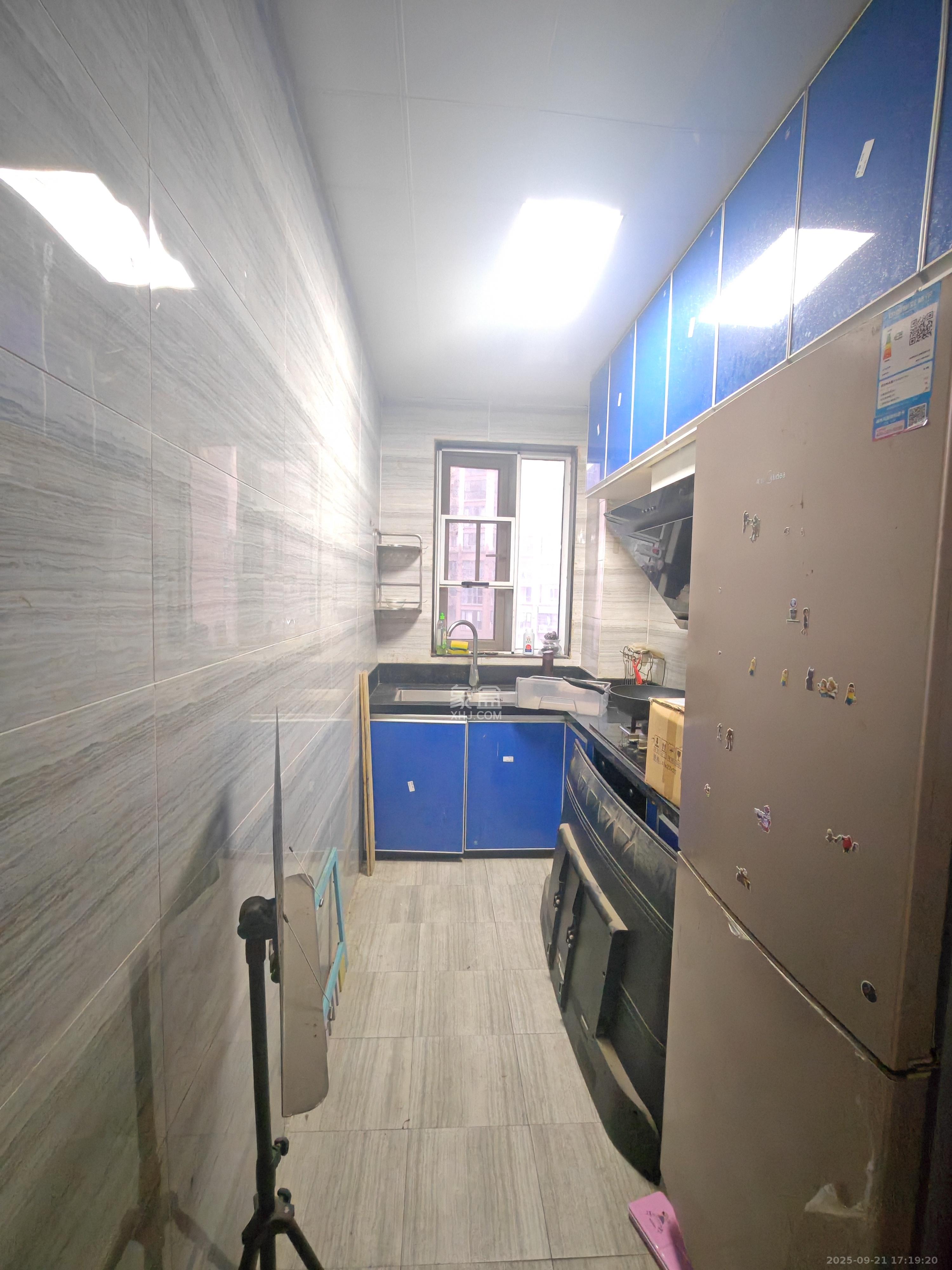 荣盛花语城  3室2厅1卫    1900.0元/月室内图