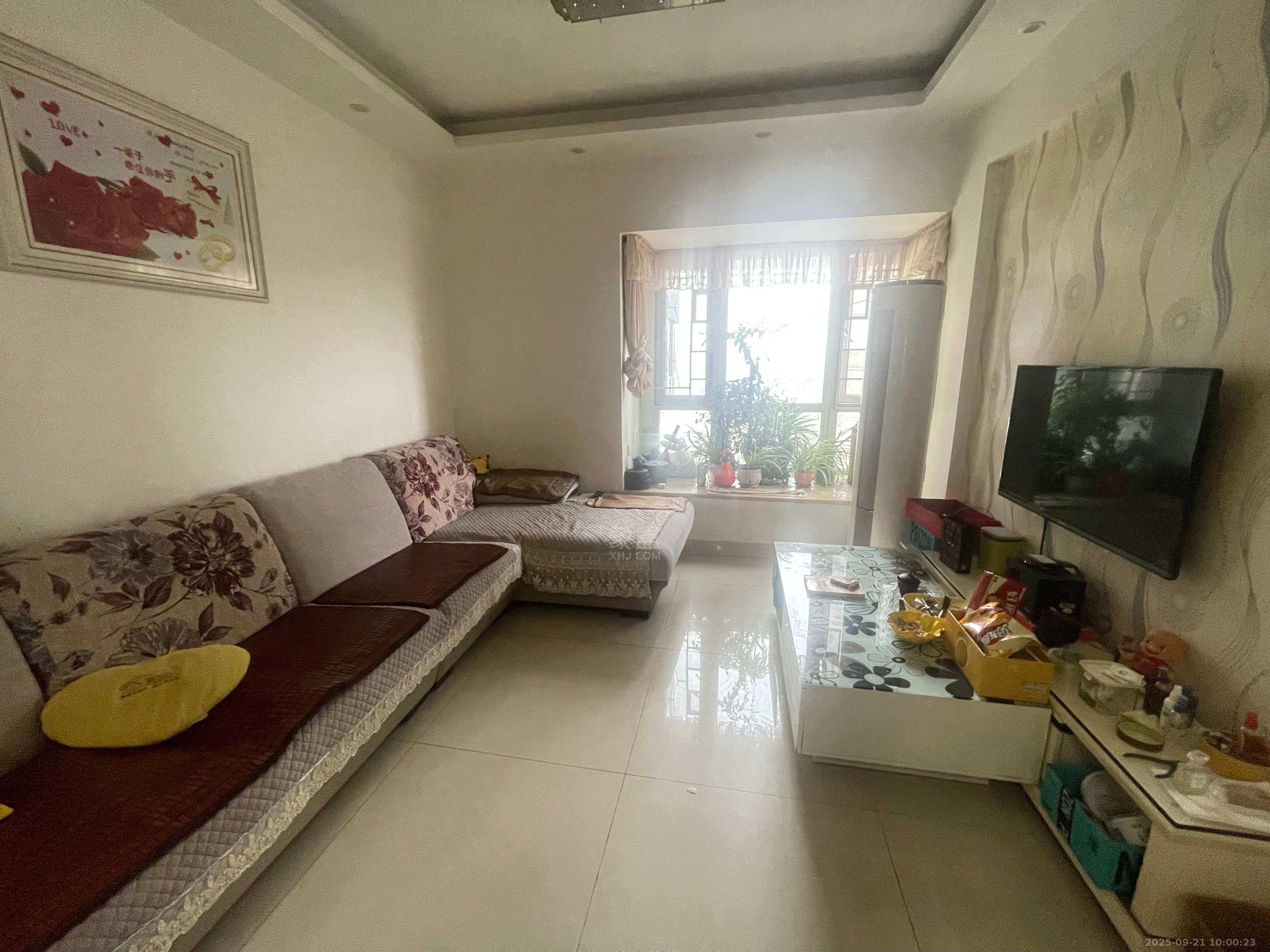 美的城二期  3室2厅2卫    1800.0元/月室内图