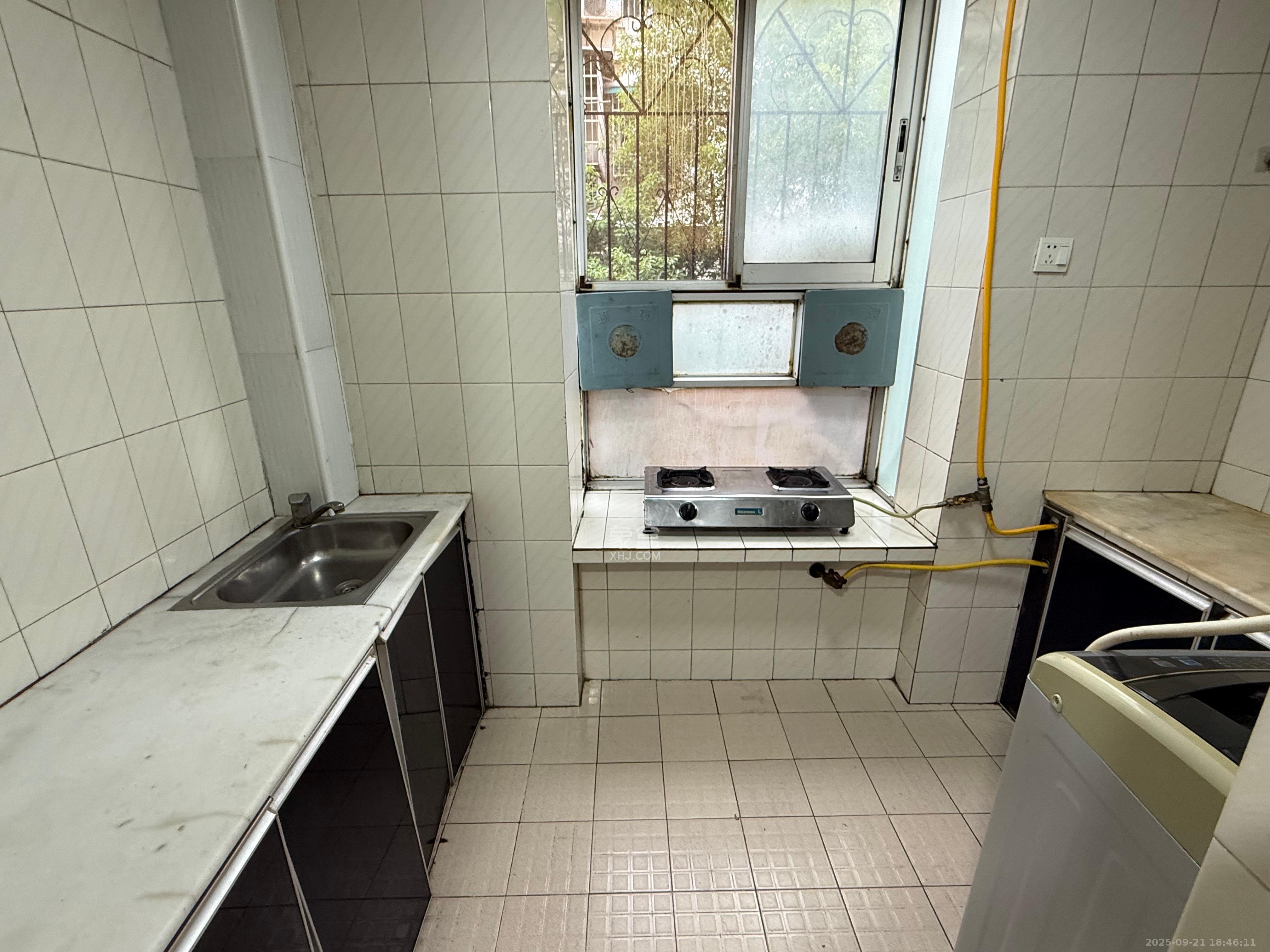 妹子山社区(曙光社区) 3室1厅1卫 1600.0元/月 妹子山社区(曙光社区) 3室1厅1卫 1600.0元/月室内图