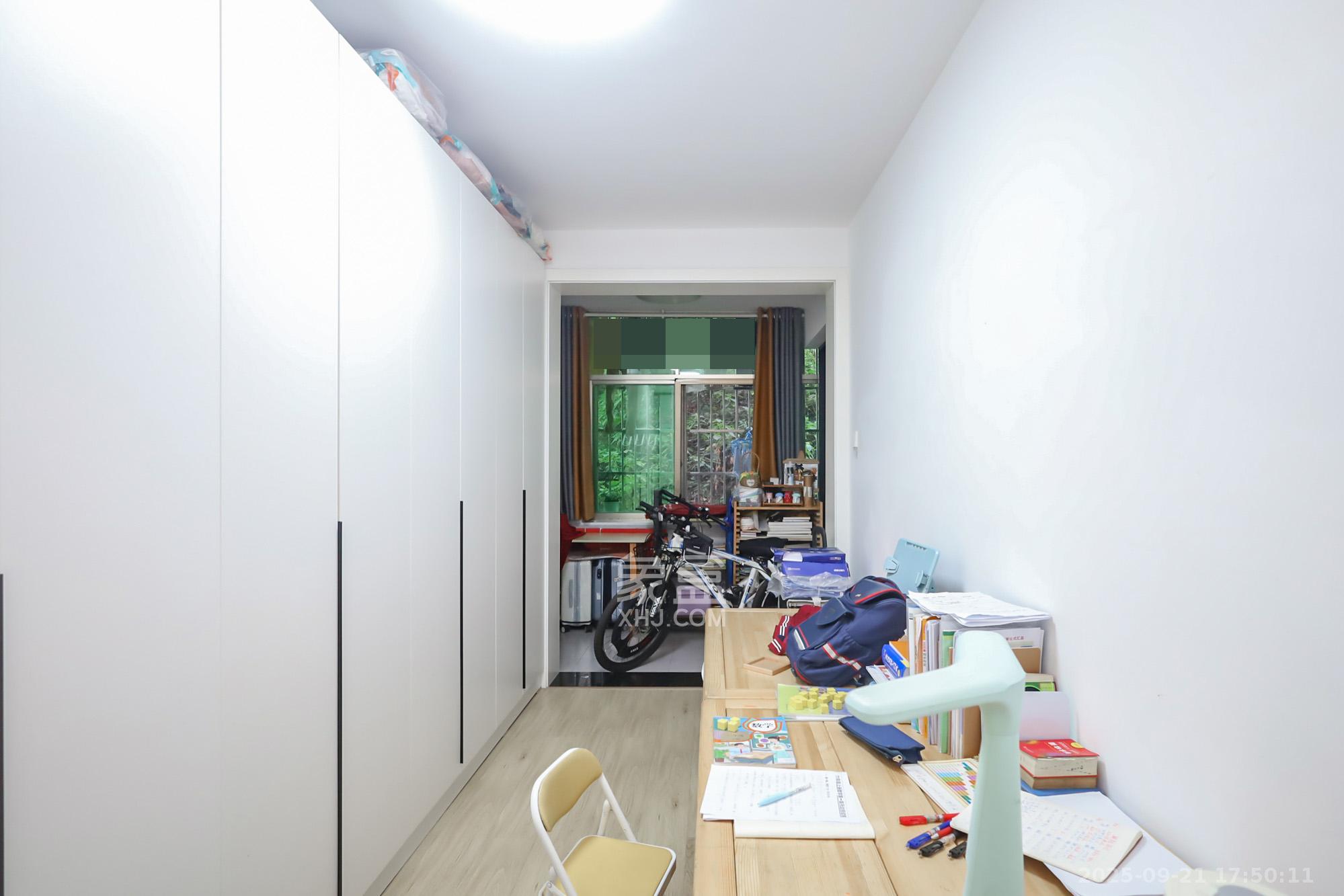 溁湾桥小区 3室2厅1卫 75.0万 溁湾桥小区 3室2厅1卫 75.0万卧室