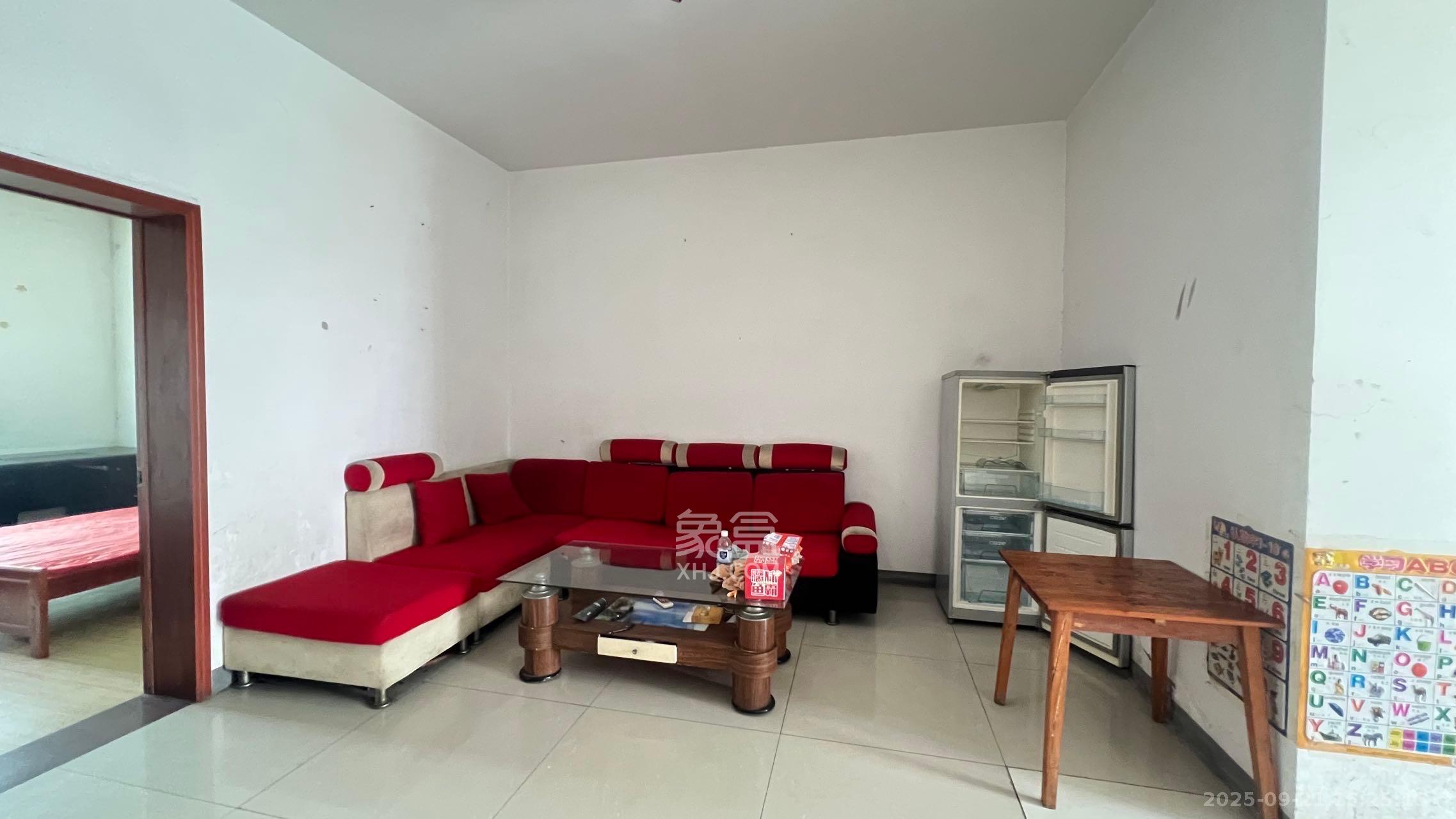 中南汽车世界 2室2厅1卫 1000.0元/月 中南汽车世界 2室2厅1卫 1000.0元/月室内图