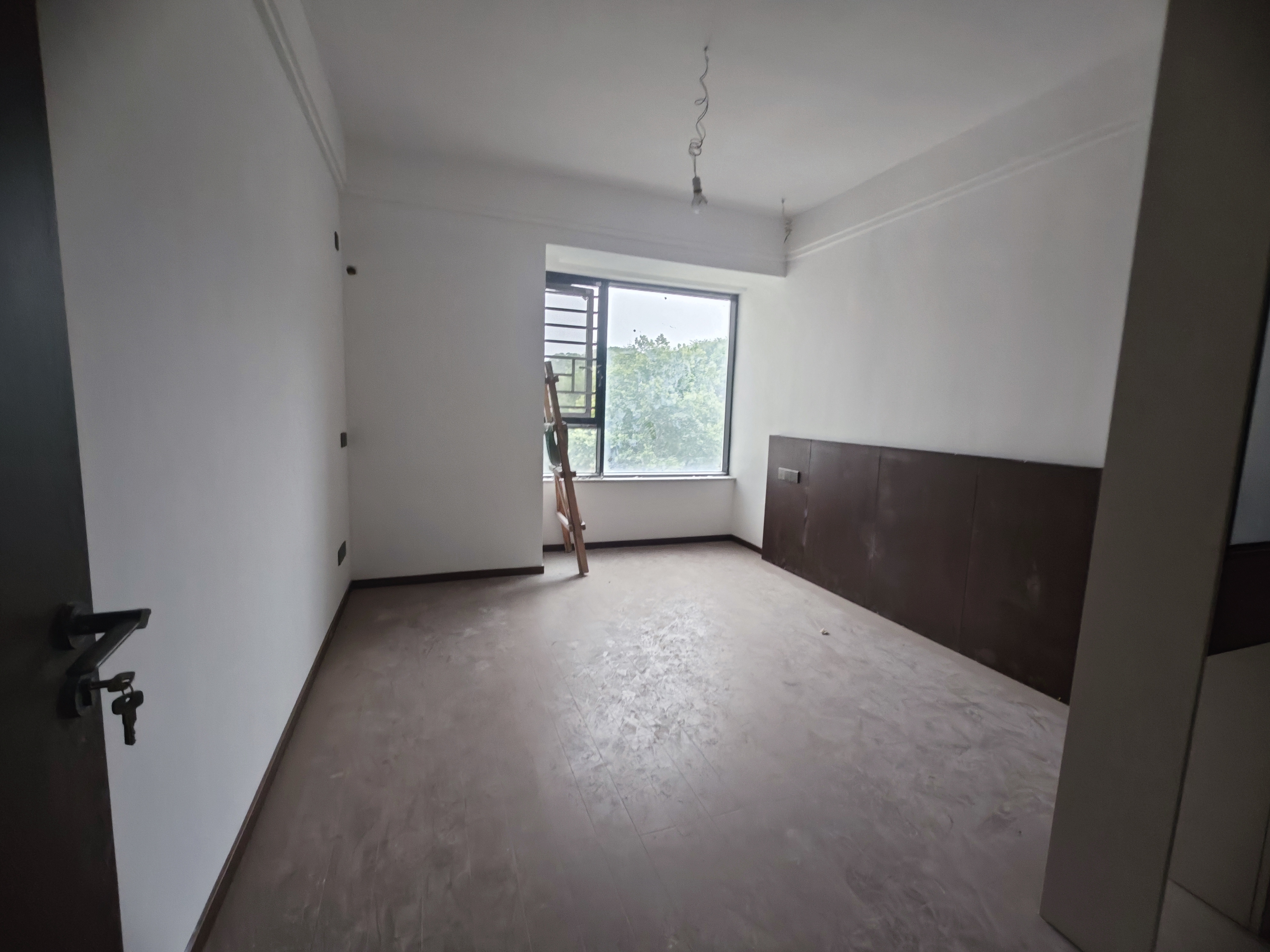 中甸.龙雲台 4室2厅2卫 92.8万 中甸.龙雲台 4室2厅2卫 92.8万客厅