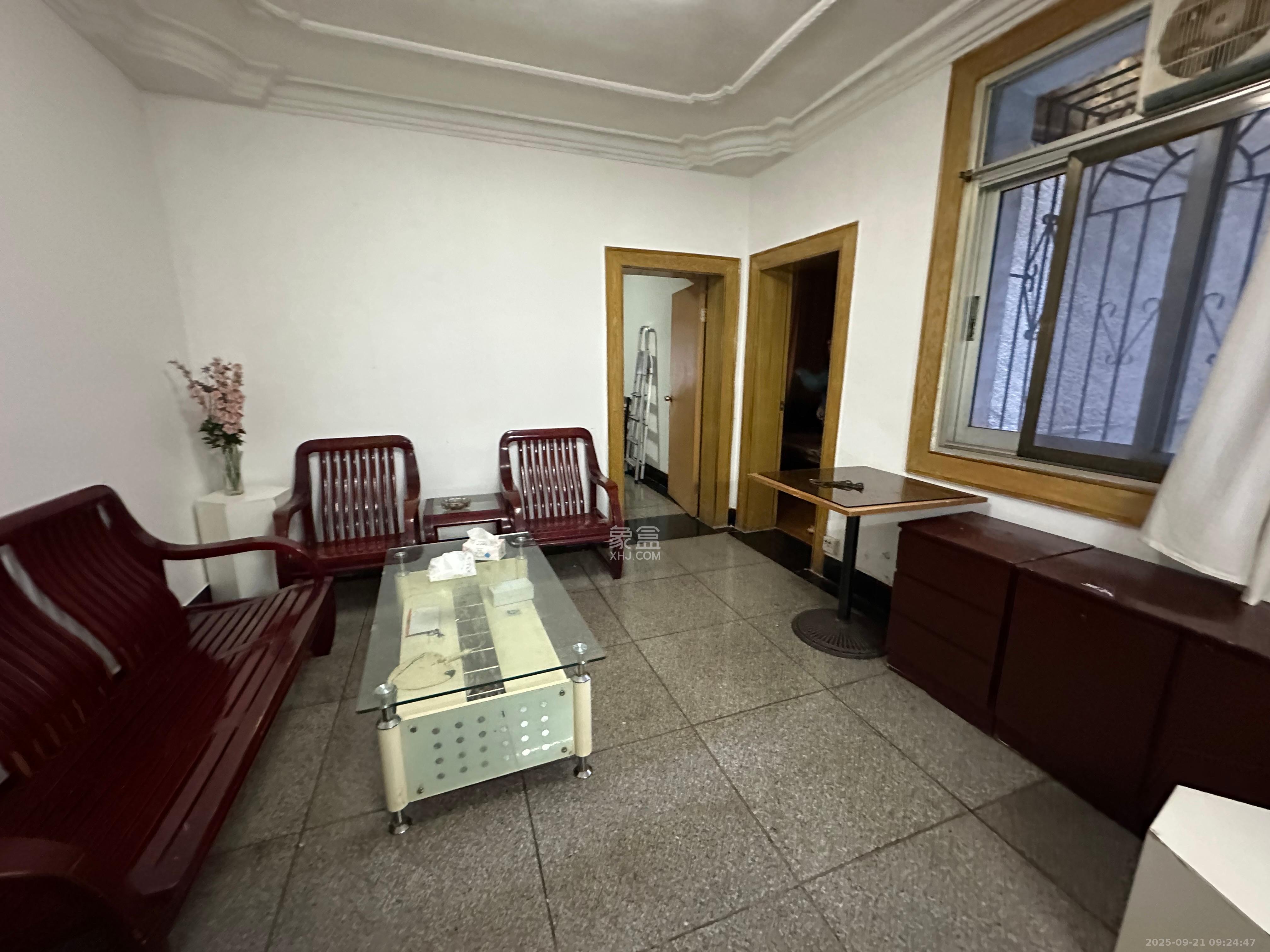 桂花二村 2室1厅1卫 1550.0元/月 桂花二村 2室1厅1卫 1550.0元/月室内图