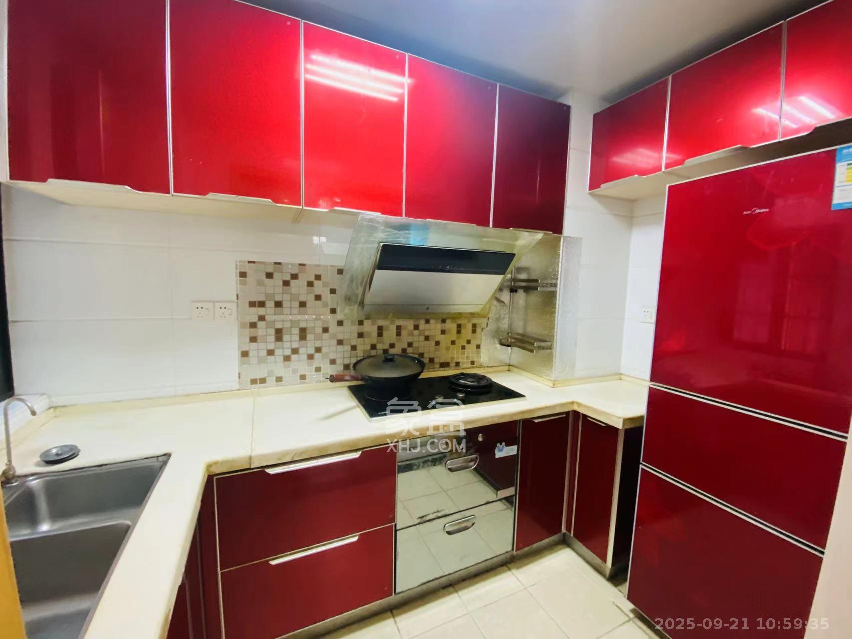 华城广场 3室2厅1卫 2500.0元/月 华城广场 3室2厅1卫 2500.0元/月室内图