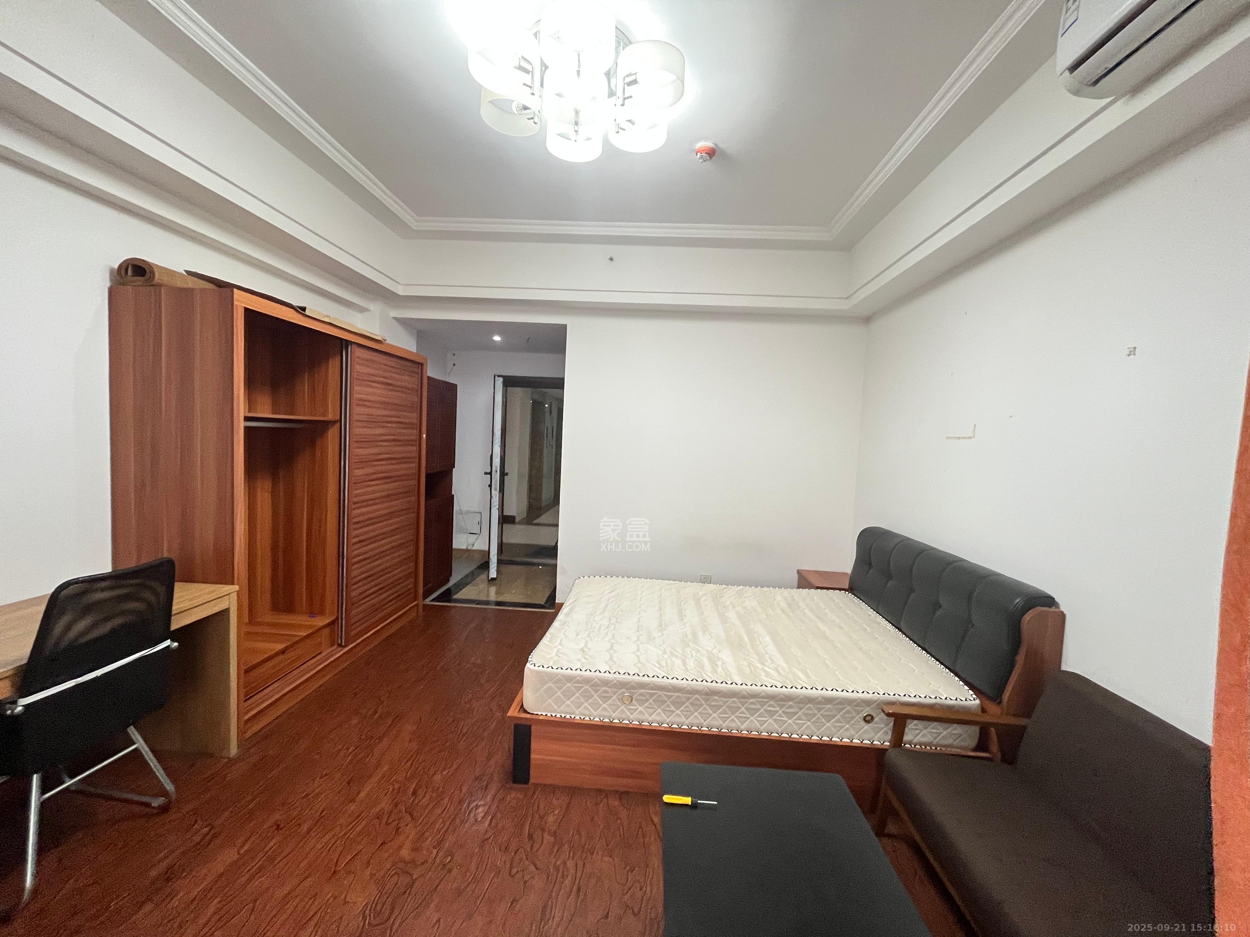 天元涉外景园B区 1室1厅1卫 1300.0元/月 天元涉外景园B区 1室1厅1卫 1300.0元/月室内图