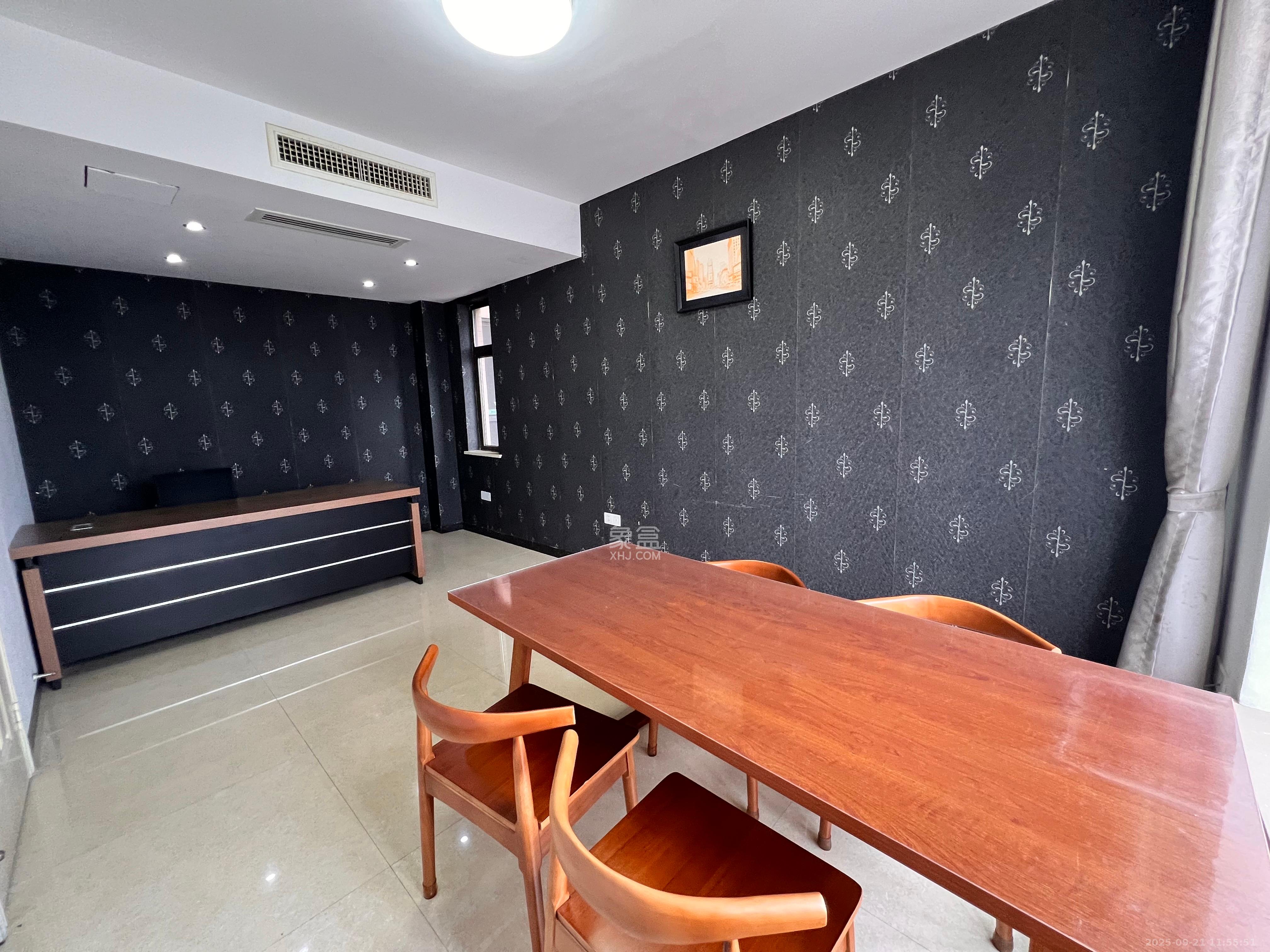 华晨国际公馆  2室1厅1卫    3300.0元/月室内图