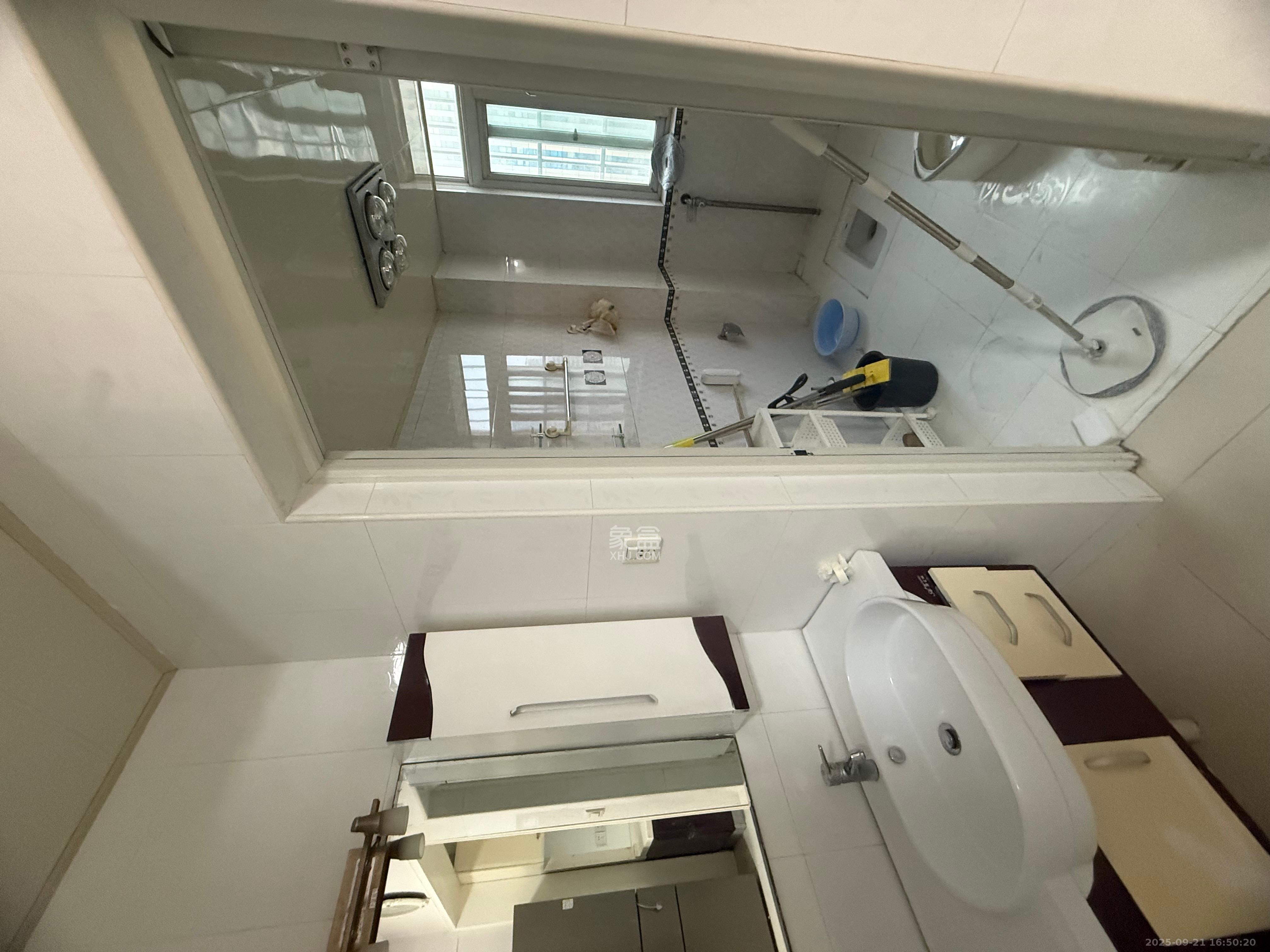 一品东庭 2室1厅1卫 2700.0元/月 一品东庭 2室1厅1卫 2700.0元/月室内图