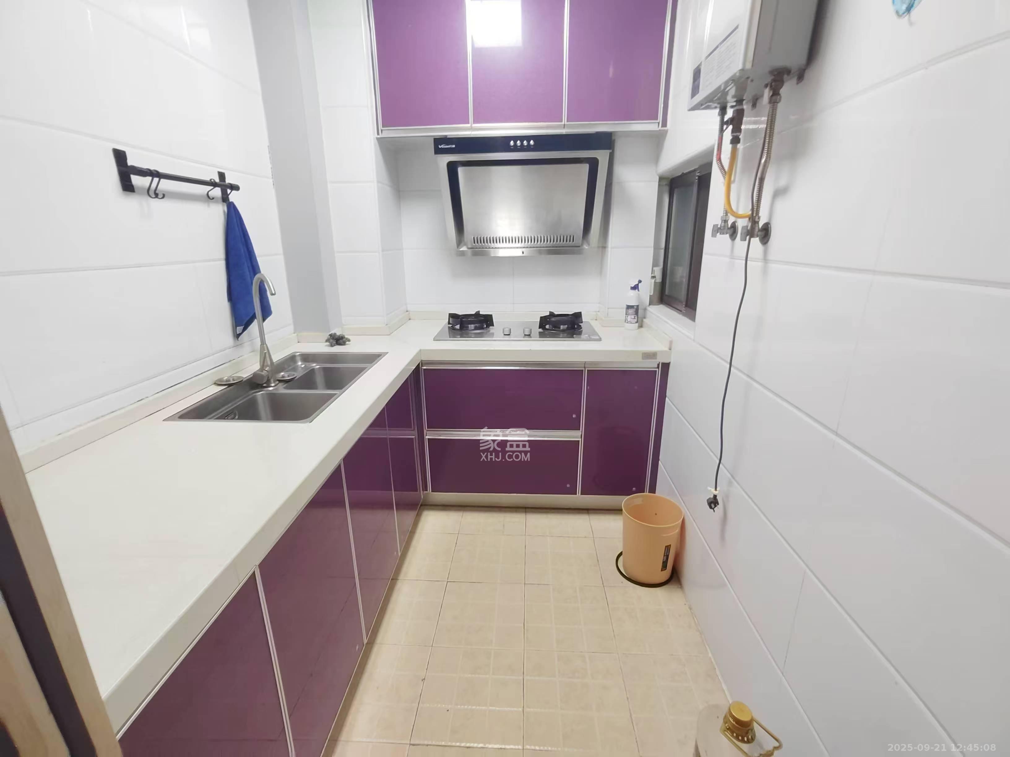 绿地中央广场  2室2厅1卫    2200.0元/月室内图