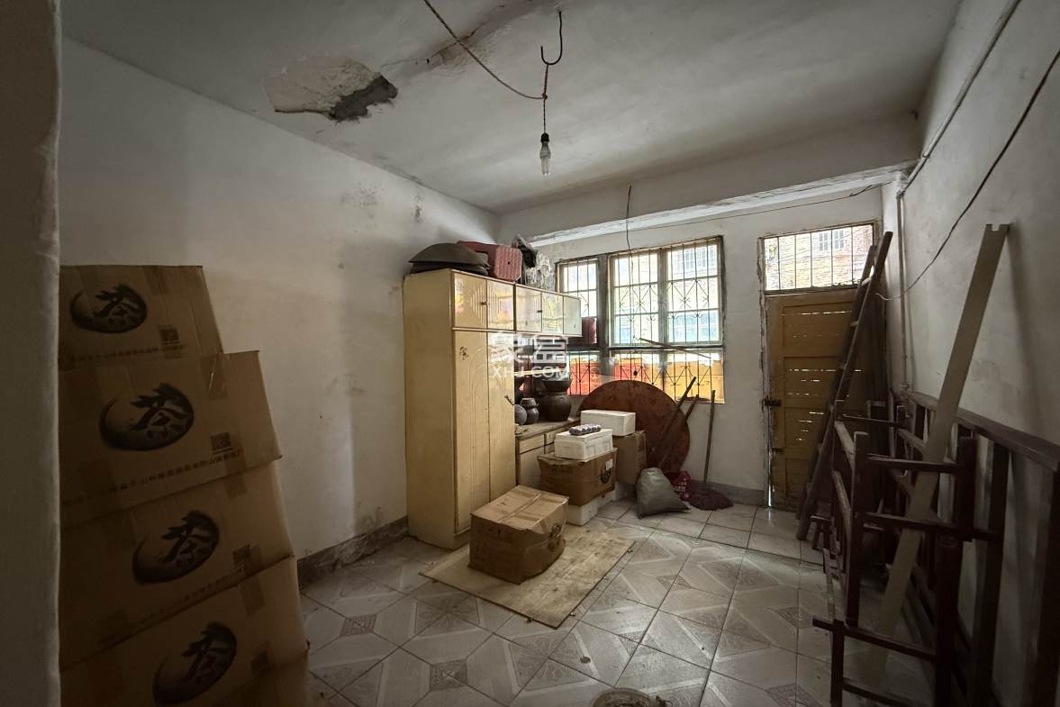 针织厂家属楼(新星南路) 1室0厅0卫 38.8万 针织厂家属楼(新星南路) 1室0厅0卫 38.8万客厅