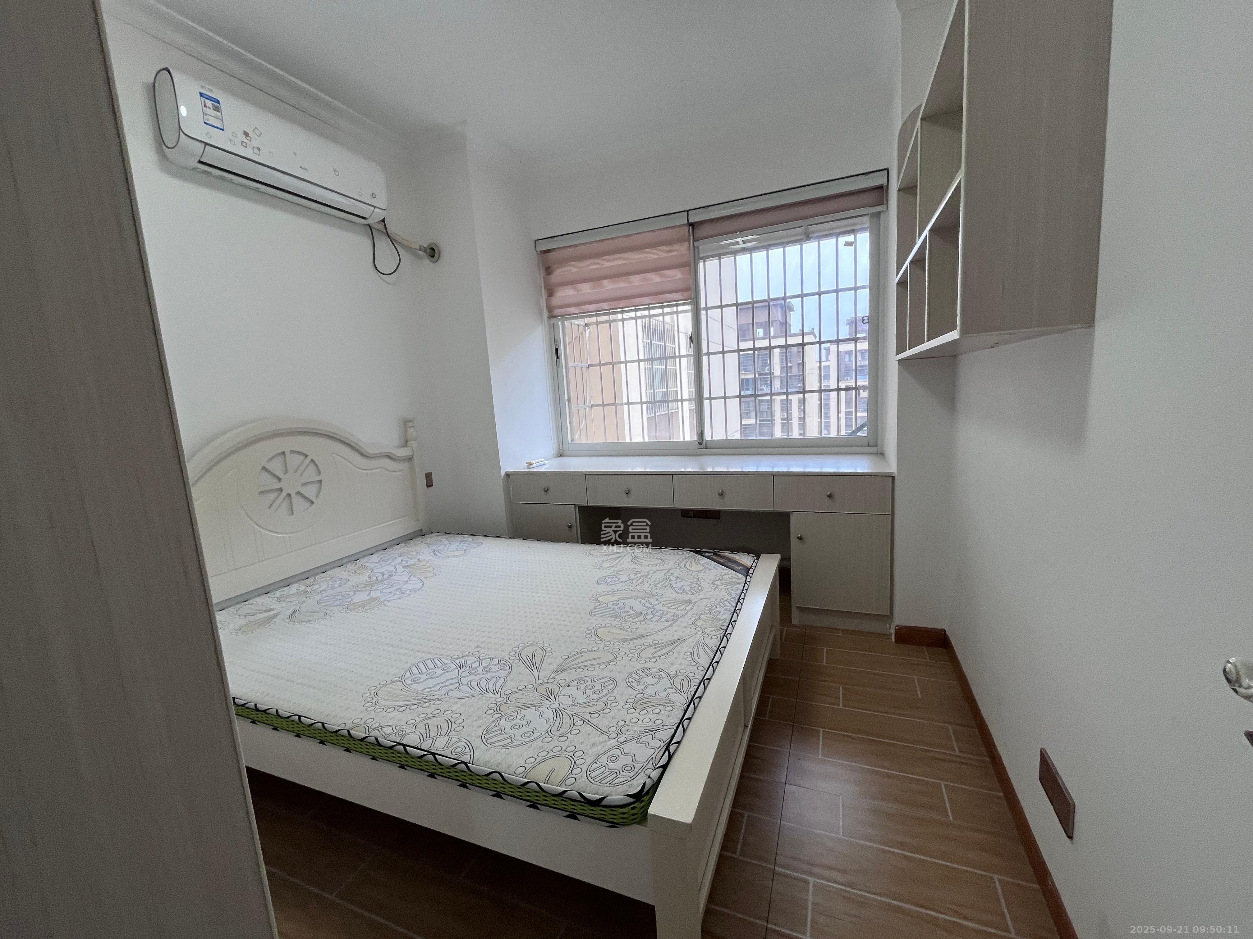 桥头家苑一期  3室2厅2卫    2300.0元/月 桥头家苑一期  3室2厅2卫    2300.0元/月室内图