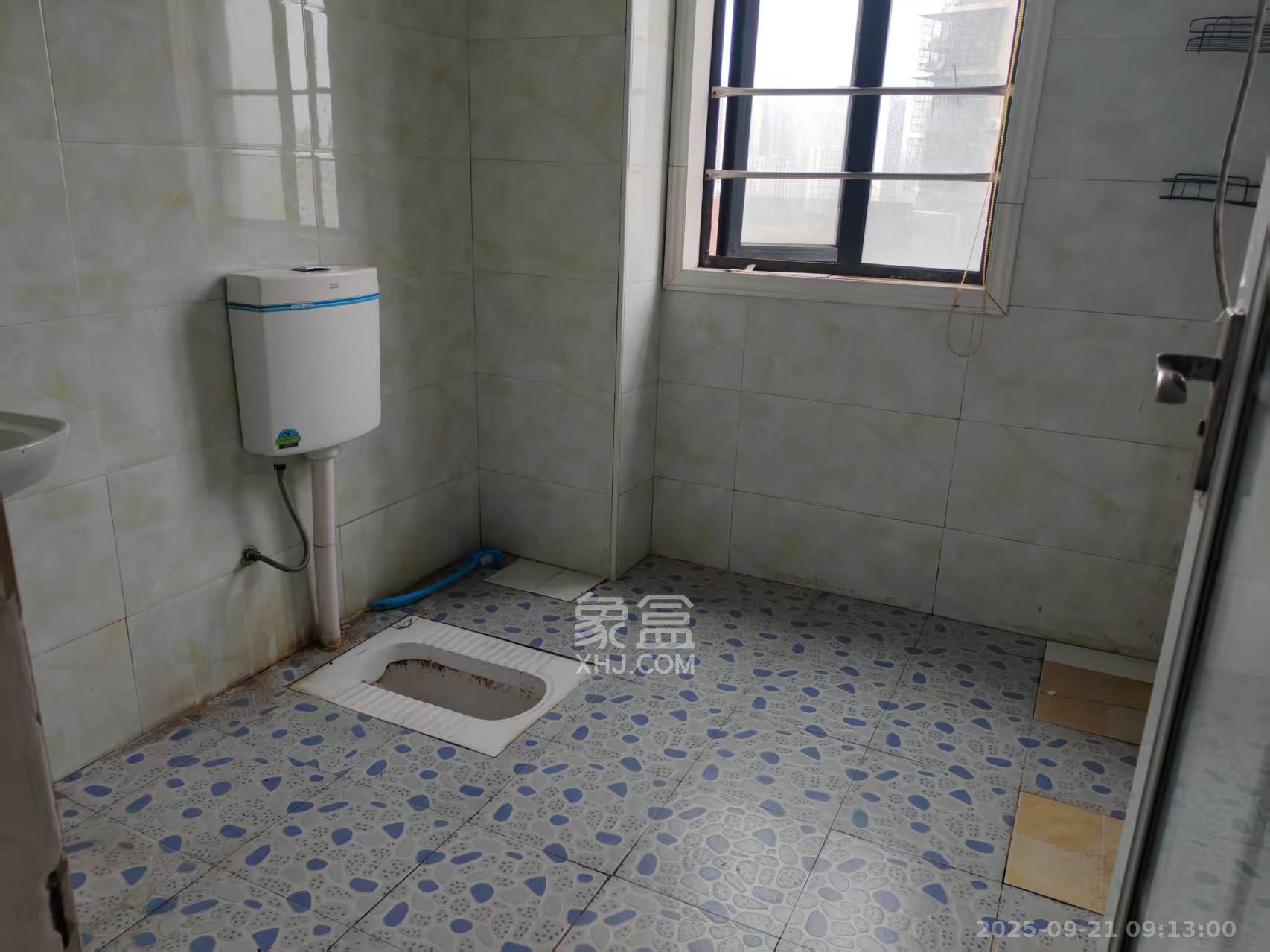 山水誉峰 4室2厅2卫 3500.0元/月 山水誉峰 4室2厅2卫 3500.0元/月室内图