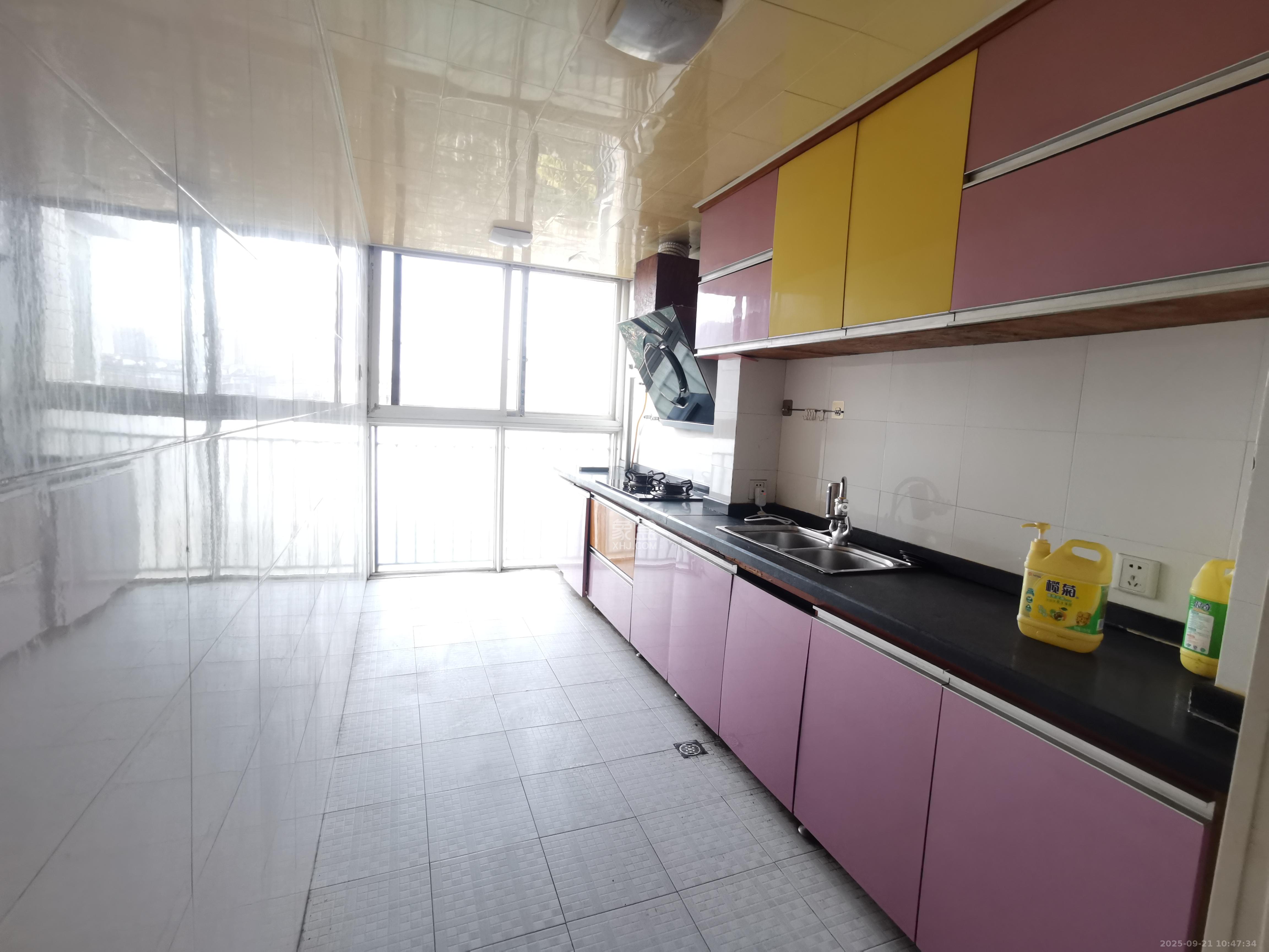 枫林美景 2室2厅1卫 2100.0元/月 枫林美景 2室2厅1卫 2100.0元/月室内图